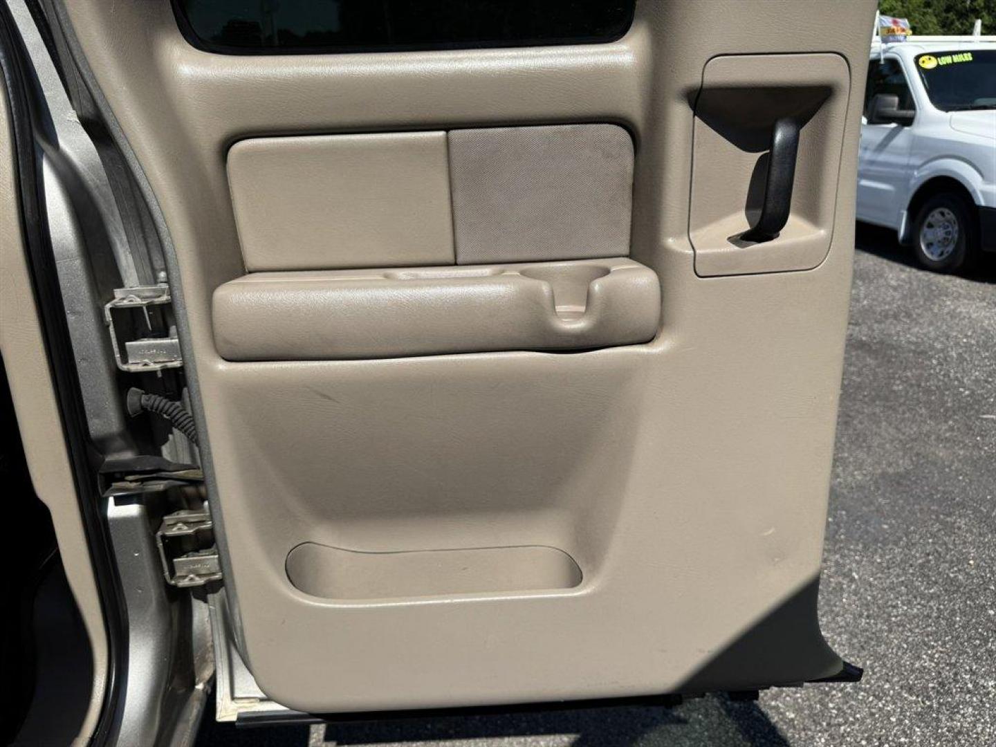 2001 Gold /Grey Chevrolet Silverado 1500 (1GCEK19T01E) with an 5.3l V8 SFI 5.3l engine, Automatic transmission, located at 745 East Steele Rd., West Columbia, SC, 29170, (803) 755-9148, 33.927212, -81.148483 - Special Internet Price! - Photo#13