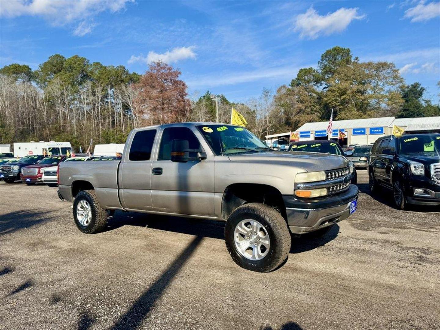 2001 Gold /Grey Chevrolet Silverado 1500 (1GCEK19T01E) with an 5.3l V8 SFI 5.3l engine, Automatic transmission, located at 745 East Steele Rd., West Columbia, SC, 29170, (803) 755-9148, 33.927212, -81.148483 - Photo#2