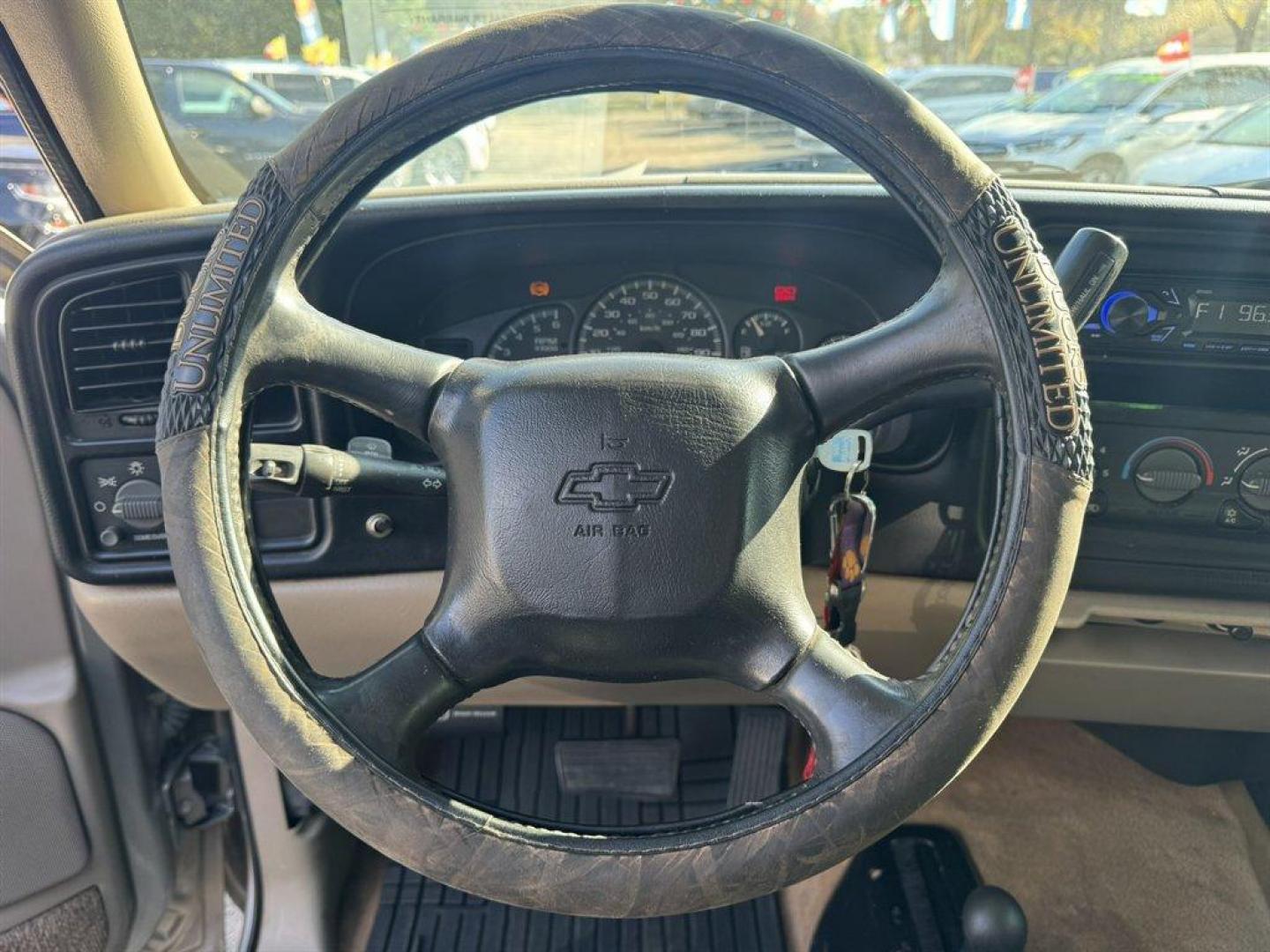 2001 Gold /Grey Chevrolet Silverado 1500 (1GCEK19T01E) with an 5.3l V8 SFI 5.3l engine, Automatic transmission, located at 745 East Steele Rd., West Columbia, SC, 29170, (803) 755-9148, 33.927212, -81.148483 - Photo#7