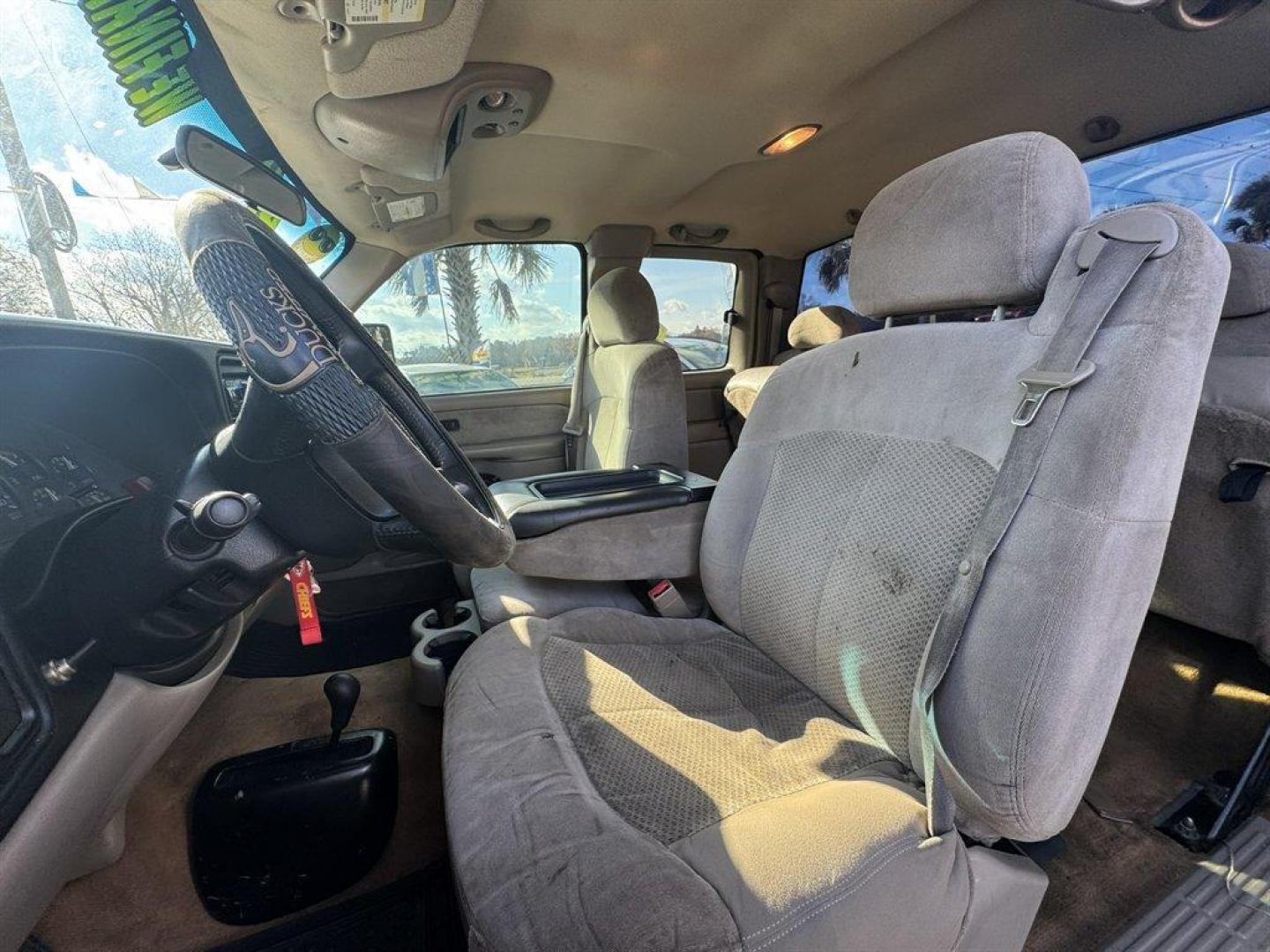 2001 Gold /Grey Chevrolet Silverado 1500 (1GCEK19T01E) with an 5.3l V8 SFI 5.3l engine, Automatic transmission, located at 745 East Steele Rd., West Columbia, SC, 29170, (803) 755-9148, 33.927212, -81.148483 - Photo#13