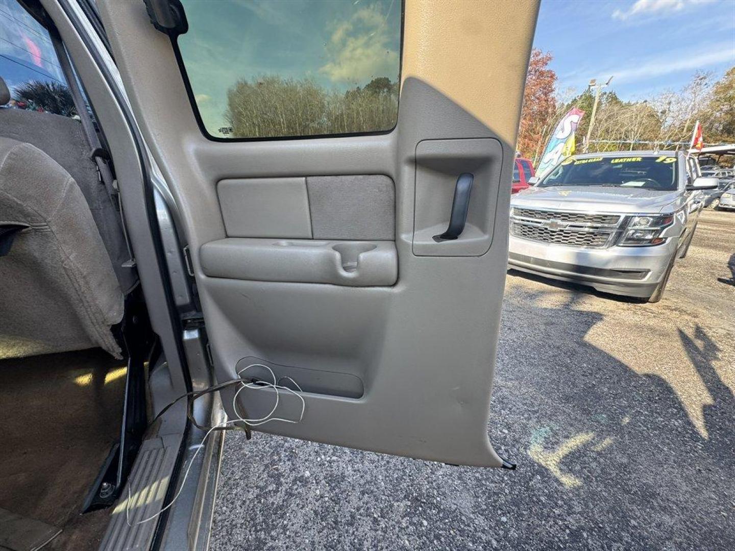 2001 Gold /Grey Chevrolet Silverado 1500 (1GCEK19T01E) with an 5.3l V8 SFI 5.3l engine, Automatic transmission, located at 745 East Steele Rd., West Columbia, SC, 29170, (803) 755-9148, 33.927212, -81.148483 - Photo#14