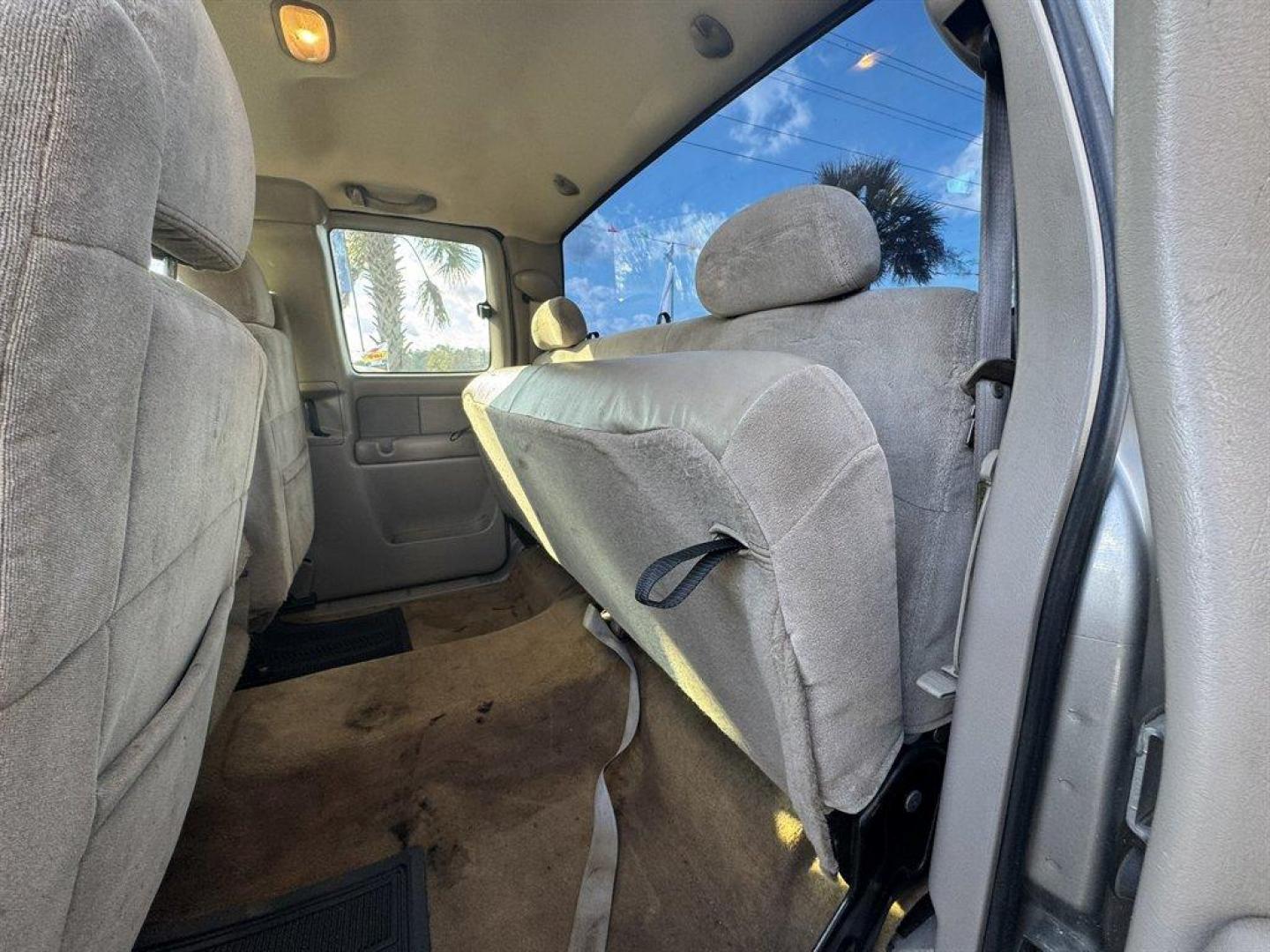 2001 Gold /Grey Chevrolet Silverado 1500 (1GCEK19T01E) with an 5.3l V8 SFI 5.3l engine, Automatic transmission, located at 745 East Steele Rd., West Columbia, SC, 29170, (803) 755-9148, 33.927212, -81.148483 - Photo#15