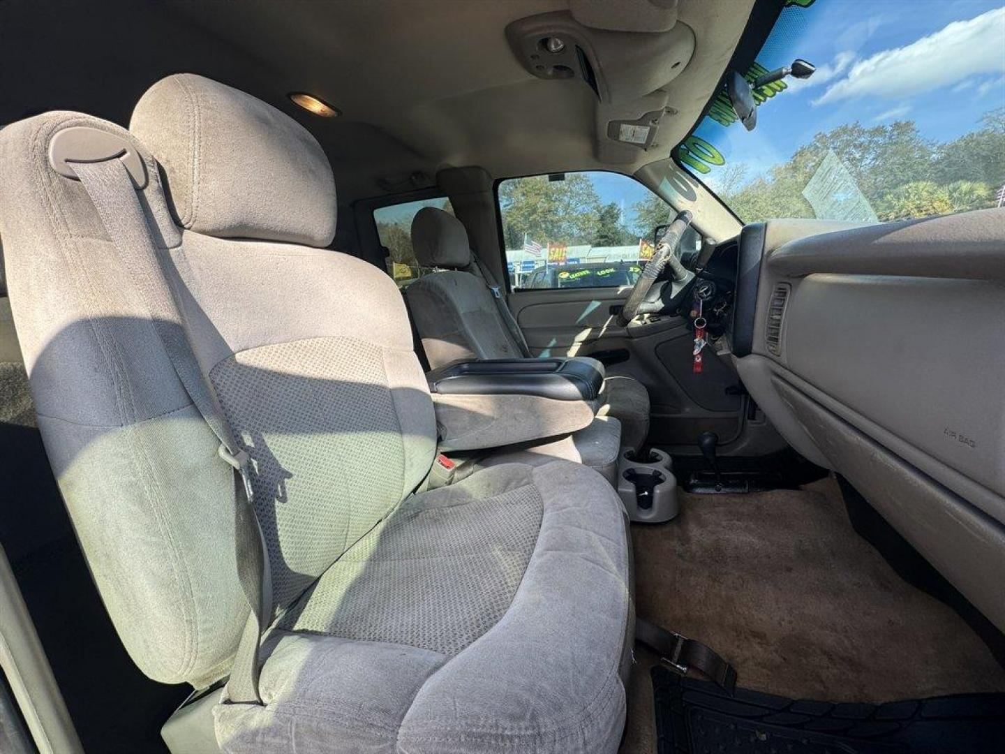 2001 Gold /Grey Chevrolet Silverado 1500 (1GCEK19T01E) with an 5.3l V8 SFI 5.3l engine, Automatic transmission, located at 745 East Steele Rd., West Columbia, SC, 29170, (803) 755-9148, 33.927212, -81.148483 - Photo#17