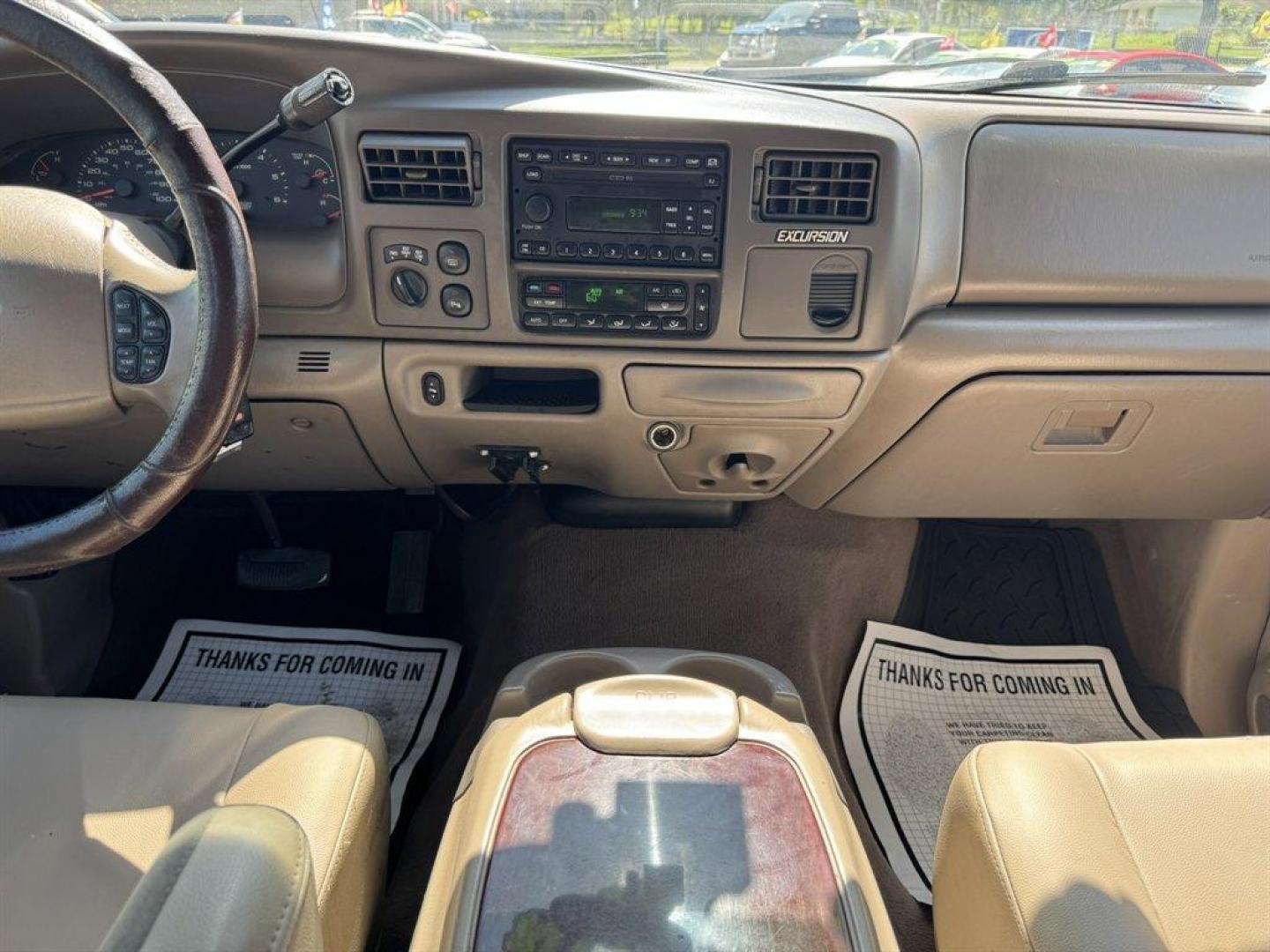 2004 Gold /Tan Ford Excursion (1FMNU43S54E) with an 6.8l V10 EFI Sohc 6.8l engine, Automatic transmission, located at 745 East Steele Rd., West Columbia, SC, 29170, (803) 755-9148, 33.927212, -81.148483 - Special Internet Price! 2004 Ford Excursion - Photo#11