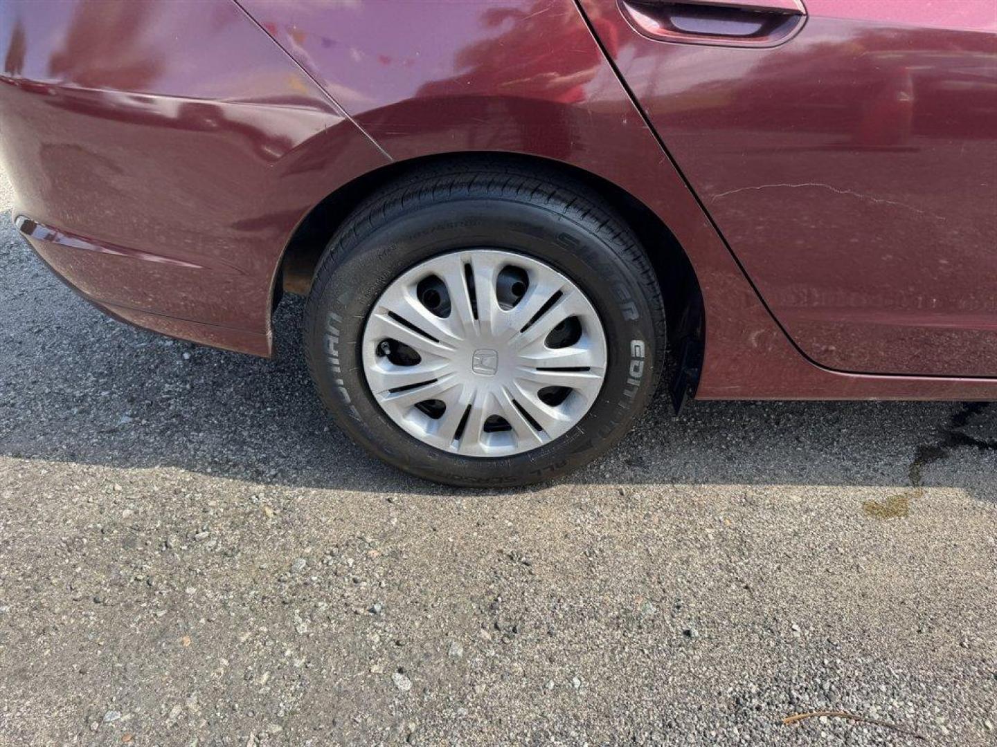 2011 Burgundy /Grey Honda Insight (JHMZE2H30BS) with an 1.3l I4 MPI Sohc HYB Ivtc engine, Automatic transmission, located at 745 East Steele Rd., West Columbia, SC, 29170, (803) 755-9148, 33.927212, -81.148483 - Special Internet Price! 2011 Honda Insight with AM/FM radio, Cruise control, Cloth interior, Powered windows, Powered door locks, Plus more! - Photo#22