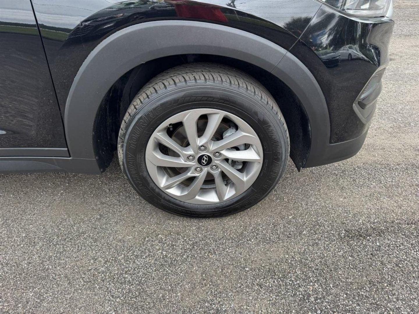 2017 Black /Grey Hyundai Tucson (KM8J23A41HU) with an 2.0l I-4 DI Dohc Cvvt 2.0 engine, Automatic transmission, located at 745 East Steele Rd., West Columbia, SC, 29170, (803) 755-9148, 33.927212, -81.148483 - Special Internet Price! 2017 Hyundai Tucson with AM/FM radio, Bluetooth, Backup camera, Cruise control, Cloth interior, Powered windows, Powered door locks, Plus more! - Photo#25