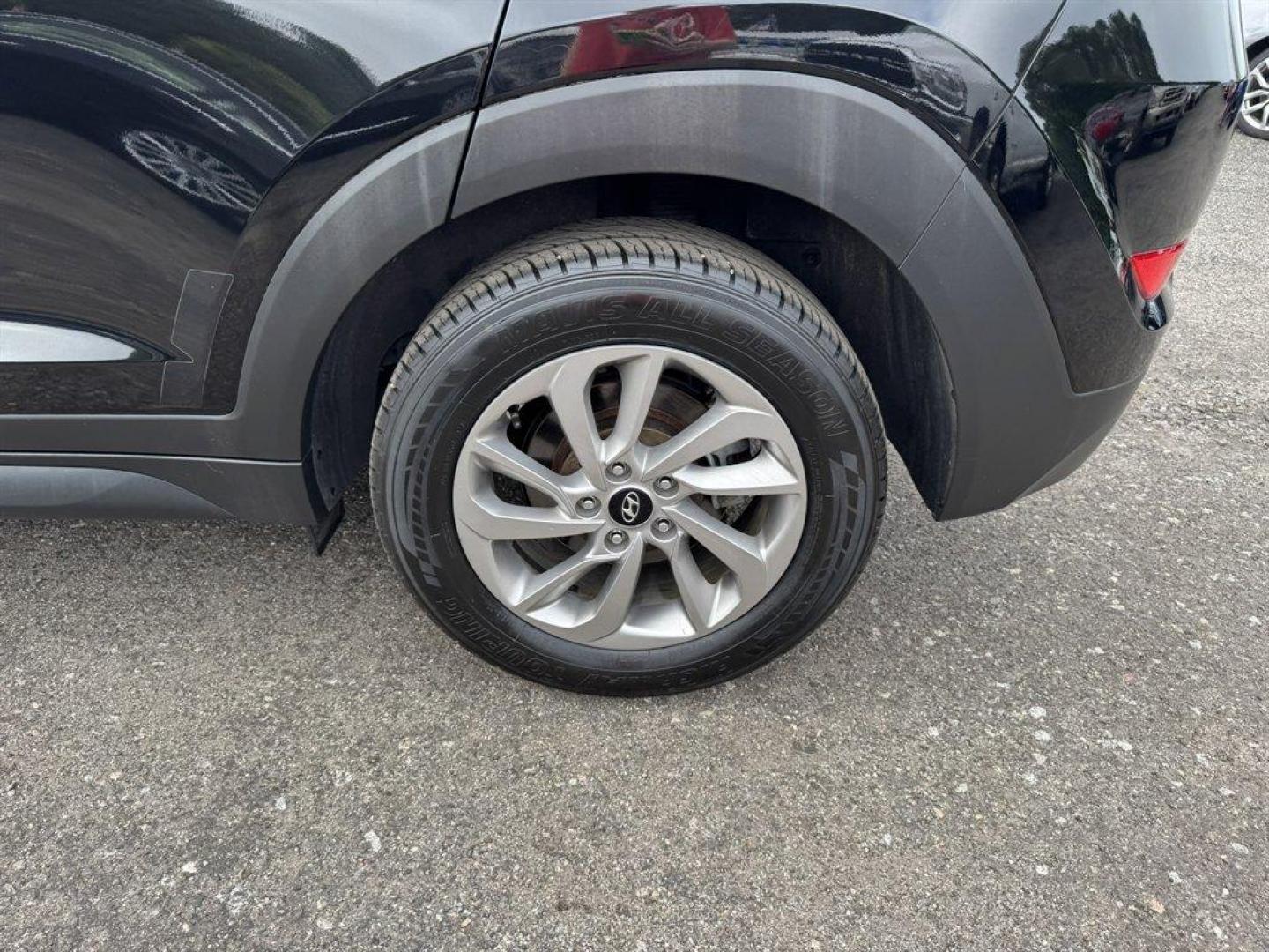 2017 Black /Grey Hyundai Tucson (KM8J23A41HU) with an 2.0l I-4 DI Dohc Cvvt 2.0 engine, Automatic transmission, located at 745 East Steele Rd., West Columbia, SC, 29170, (803) 755-9148, 33.927212, -81.148483 - Special Internet Price! 2017 Hyundai Tucson with AM/FM radio, Bluetooth, Backup camera, Cruise control, Cloth interior, Powered windows, Powered door locks, Plus more! - Photo#27