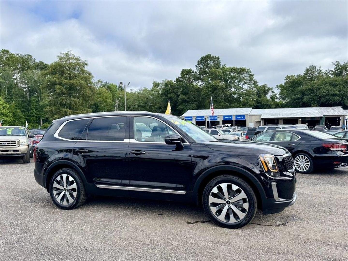 2022 Black /Black Kia Telluride (5XYP34HC6NG) with an 3.8l V6 DI Dohc 3.8l engine, Automatic transmission, located at 745 East Steele Rd., West Columbia, SC, 29170, (803) 755-9148, 33.927212, -81.148483 - Special Intrenet Price! 2022 Kia Telluride with AM/FM raido, Bluetooth, Backup camera, Navigation, Sunroof, Leather interior, 3rd row seating, Powered liftgate, Powered windows, Powered door locks, Plus more! - Photo#2