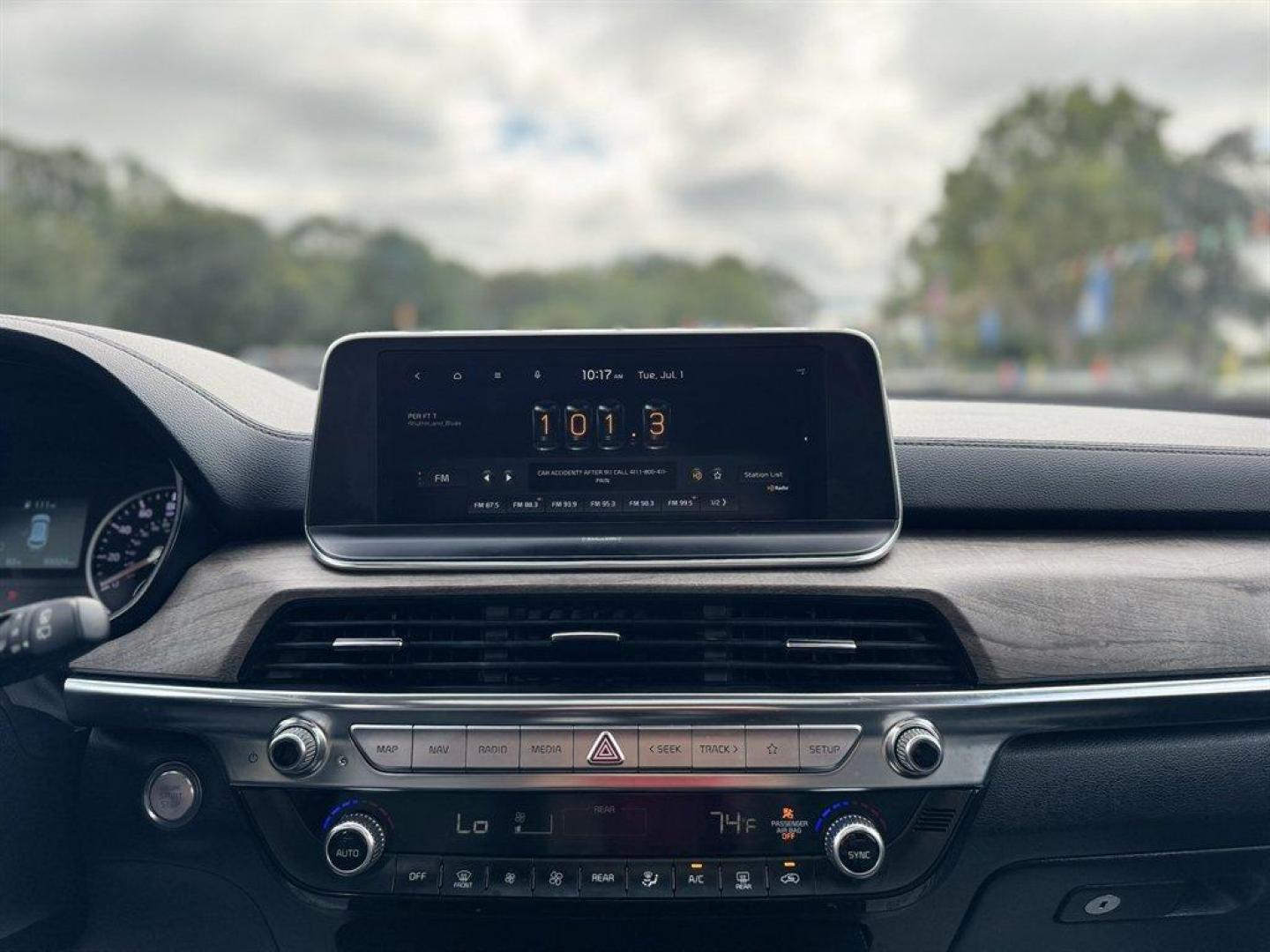 2022 Black /Black Kia Telluride (5XYP34HC6NG) with an 3.8l V6 DI Dohc 3.8l engine, Automatic transmission, located at 745 East Steele Rd., West Columbia, SC, 29170, (803) 755-9148, 33.927212, -81.148483 - Special Intrenet Price! 2022 Kia Telluride with AM/FM raido, Bluetooth, Backup camera, Navigation, Sunroof, Leather interior, 3rd row seating, Powered liftgate, Powered windows, Powered door locks, Plus more! - Photo#12