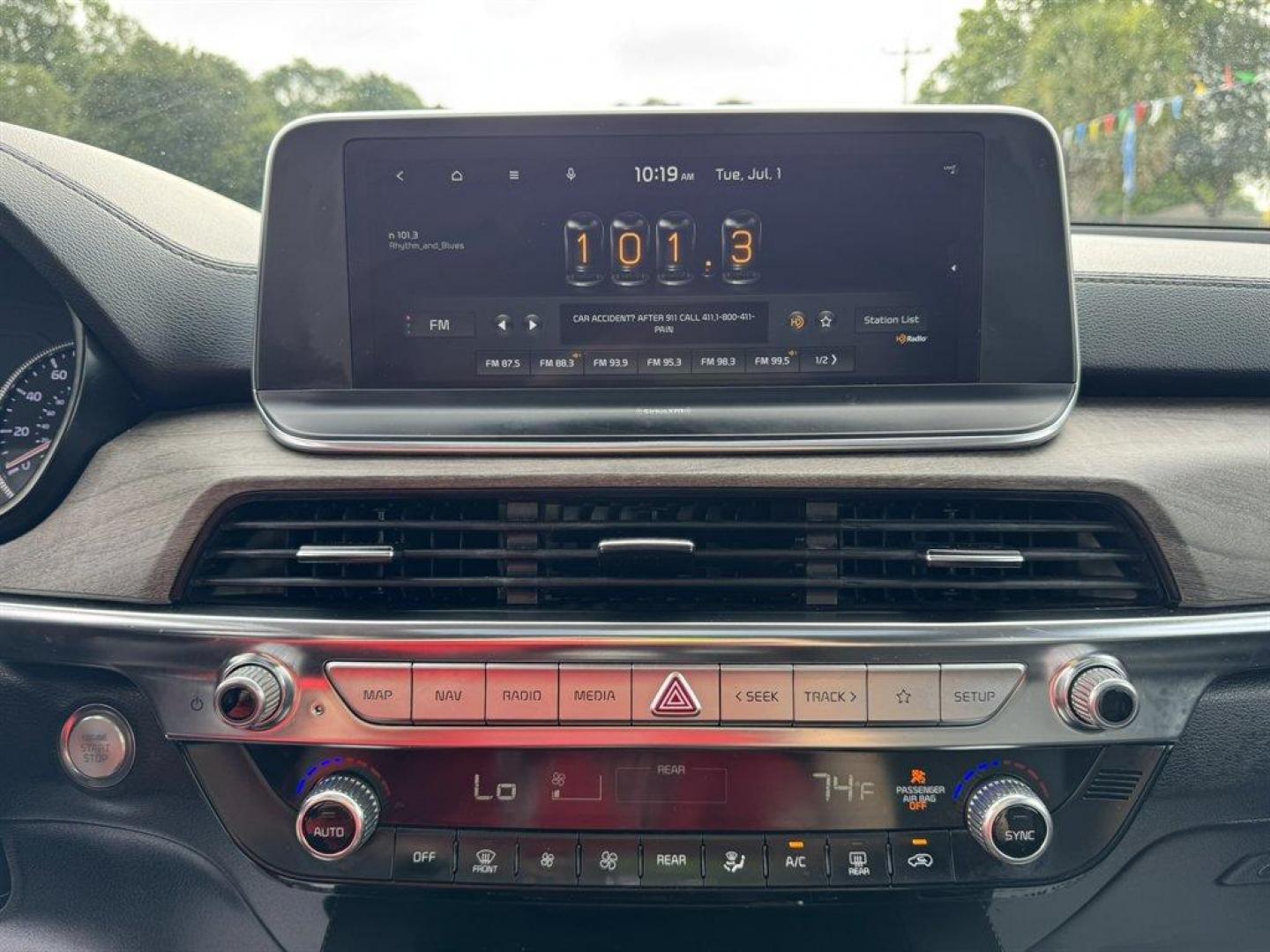 2022 Black /Black Kia Telluride (5XYP34HC6NG) with an 3.8l V6 DI Dohc 3.8l engine, Automatic transmission, located at 745 East Steele Rd., West Columbia, SC, 29170, (803) 755-9148, 33.927212, -81.148483 - Special Intrenet Price! 2022 Kia Telluride with AM/FM raido, Bluetooth, Backup camera, Navigation, Sunroof, Leather interior, 3rd row seating, Powered liftgate, Powered windows, Powered door locks, Plus more! - Photo#13