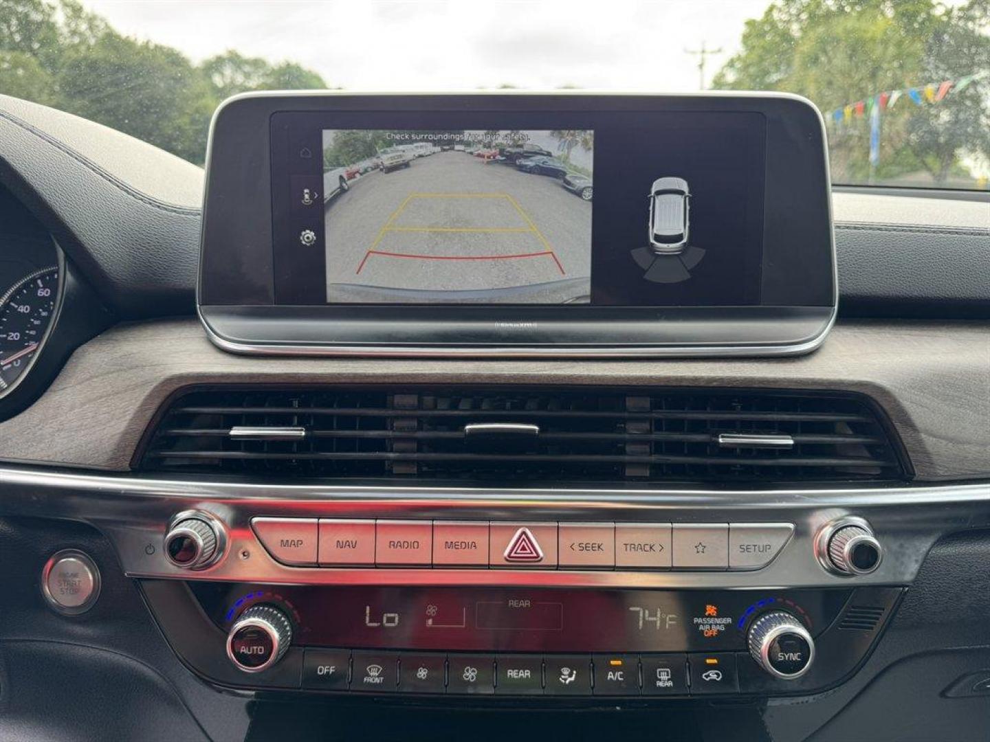 2022 Black /Black Kia Telluride (5XYP34HC6NG) with an 3.8l V6 DI Dohc 3.8l engine, Automatic transmission, located at 745 East Steele Rd., West Columbia, SC, 29170, (803) 755-9148, 33.927212, -81.148483 - Special Intrenet Price! 2022 Kia Telluride with AM/FM raido, Bluetooth, Backup camera, Navigation, Sunroof, Leather interior, 3rd row seating, Powered liftgate, Powered windows, Powered door locks, Plus more! - Photo#14