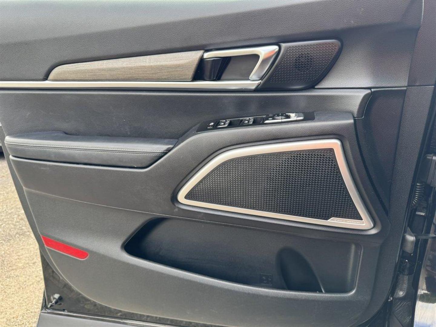 2022 Black /Black Kia Telluride (5XYP34HC6NG) with an 3.8l V6 DI Dohc 3.8l engine, Automatic transmission, located at 745 East Steele Rd., West Columbia, SC, 29170, (803) 755-9148, 33.927212, -81.148483 - Special Intrenet Price! 2022 Kia Telluride with AM/FM raido, Bluetooth, Backup camera, Navigation, Sunroof, Leather interior, 3rd row seating, Powered liftgate, Powered windows, Powered door locks, Plus more! - Photo#22