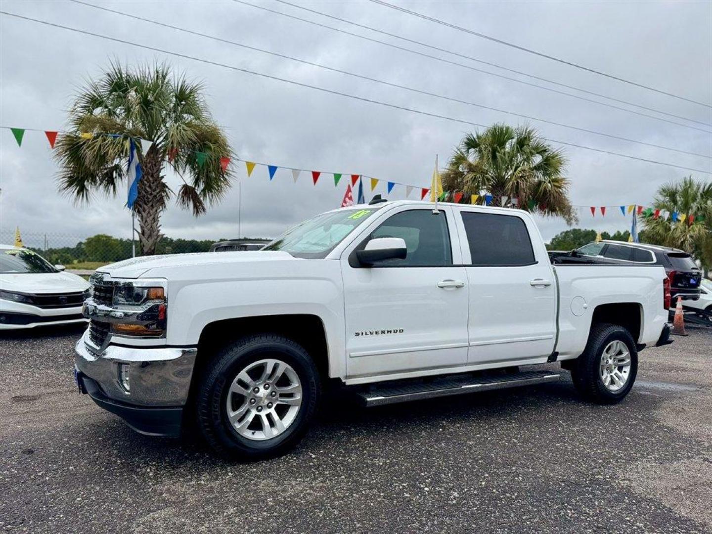 2018 White /Black Chevrolet Silverado 1500 (3GCPCRECXJG) with an 5.3l V8 DI VVT Flex 5.3l engine, Automatic transmission, located at 745 East Steele Rd., West Columbia, SC, 29170, (803) 755-9148, 33.927212, -81.148483 - Special Internet Price! 2018 Chevrolet Silverado 1500 with AM/FM radio, Bluetooth, Backup camera, Cruise control, Cloth interior, Powered driver seat, Powered windows, Keyless entry, Powered door locks, Plus more! - Photo#0