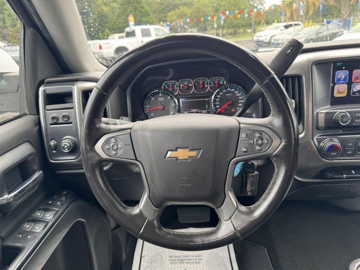 2018 White /Black Chevrolet Silverado 1500 (3GCPCRECXJG) with an 5.3l V8 DI VVT Flex 5.3l engine, Automatic transmission, located at 745 East Steele Rd., West Columbia, SC, 29170, (803) 755-9148, 33.927212, -81.148483 - Special Internet Price! 2018 Chevrolet Silverado 1500 with AM/FM radio, Bluetooth, Backup camera, Cruise control, Cloth interior, Powered driver seat, Powered windows, Keyless entry, Powered door locks, Plus more! - Photo#7