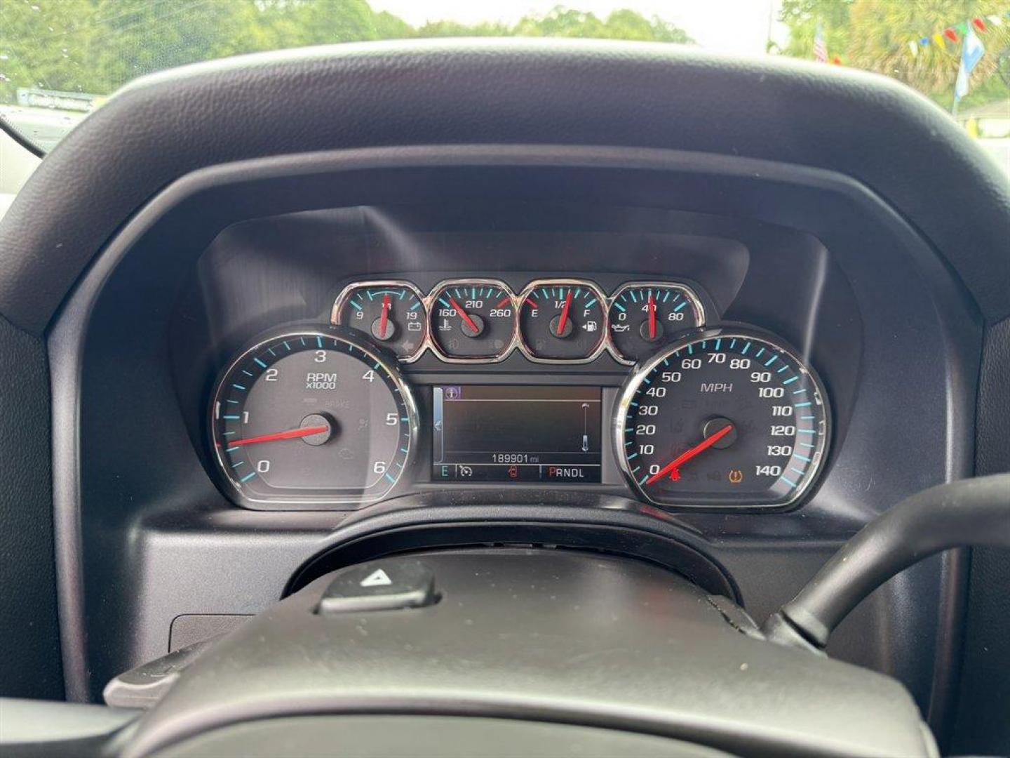 2018 White /Black Chevrolet Silverado 1500 (3GCPCRECXJG) with an 5.3l V8 DI VVT Flex 5.3l engine, Automatic transmission, located at 745 East Steele Rd., West Columbia, SC, 29170, (803) 755-9148, 33.927212, -81.148483 - Special Internet Price! 2018 Chevrolet Silverado 1500 with AM/FM radio, Bluetooth, Backup camera, Cruise control, Cloth interior, Powered driver seat, Powered windows, Keyless entry, Powered door locks, Plus more! - Photo#10