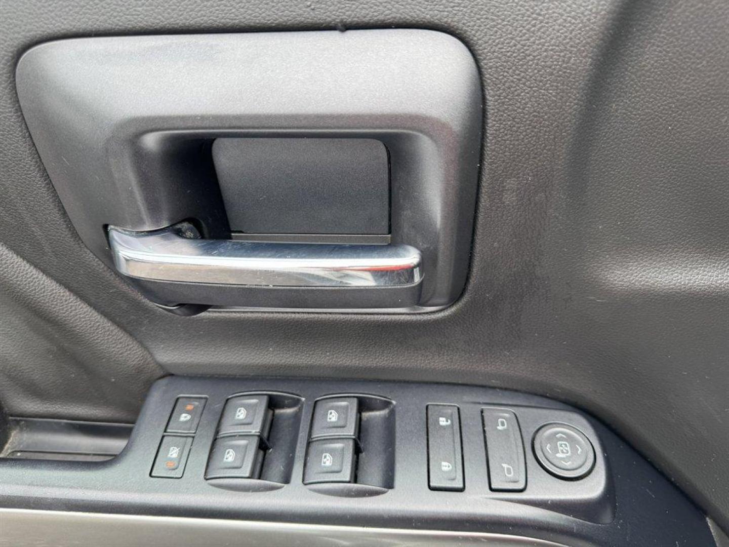 2018 White /Black Chevrolet Silverado 1500 (3GCPCRECXJG) with an 5.3l V8 DI VVT Flex 5.3l engine, Automatic transmission, located at 745 East Steele Rd., West Columbia, SC, 29170, (803) 755-9148, 33.927212, -81.148483 - Special Internet Price! 2018 Chevrolet Silverado 1500 with AM/FM radio, Bluetooth, Backup camera, Cruise control, Cloth interior, Powered driver seat, Powered windows, Keyless entry, Powered door locks, Plus more! - Photo#16