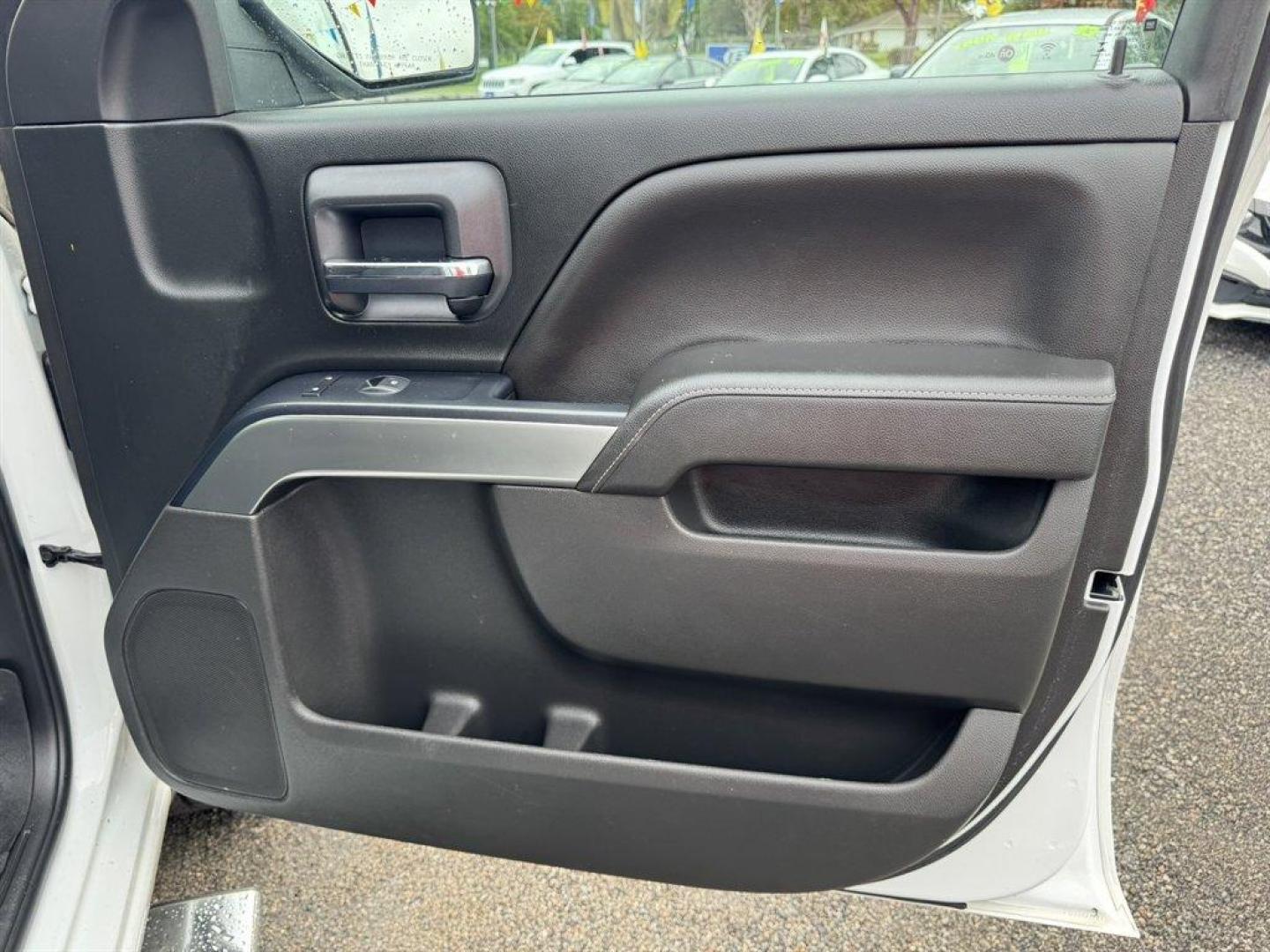 2018 White /Black Chevrolet Silverado 1500 (3GCPCRECXJG) with an 5.3l V8 DI VVT Flex 5.3l engine, Automatic transmission, located at 745 East Steele Rd., West Columbia, SC, 29170, (803) 755-9148, 33.927212, -81.148483 - Special Internet Price! 2018 Chevrolet Silverado 1500 with AM/FM radio, Bluetooth, Backup camera, Cruise control, Cloth interior, Powered driver seat, Powered windows, Keyless entry, Powered door locks, Plus more! - Photo#23