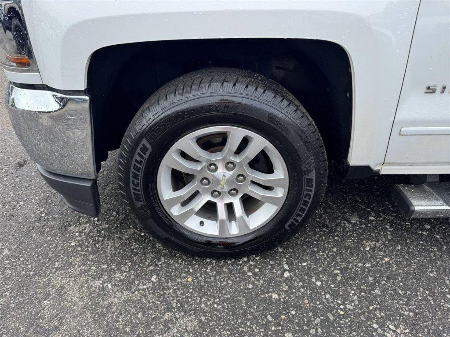 2018 White /Black Chevrolet Silverado 1500 (3GCPCRECXJG) with an 5.3l V8 DI VVT Flex 5.3l engine, Automatic transmission, located at 745 East Steele Rd., West Columbia, SC, 29170, (803) 755-9148, 33.927212, -81.148483 - Special Internet Price! 2018 Chevrolet Silverado 1500 with AM/FM radio, Bluetooth, Backup camera, Cruise control, Cloth interior, Powered driver seat, Powered windows, Keyless entry, Powered door locks, Plus more! - Photo#29