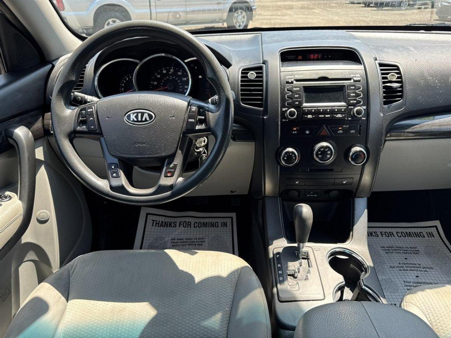 2011 Grey /Grey Kia Sorento (5XYKT3A13BG) with an 2.4l I-4 MPI Dohc Cvvt 2. engine, Automatic transmission, located at 745 East Steele Rd., West Columbia, SC, 29170, (803) 755-9148, 33.927212, -81.148483 - Special Internet Price! 2011 Kia Sorento with AM/FM radio, Backup camera, Cruise control, Cloth interior, Keyless entry, Powered windows, Powered door locks, Plus more! - Photo#6