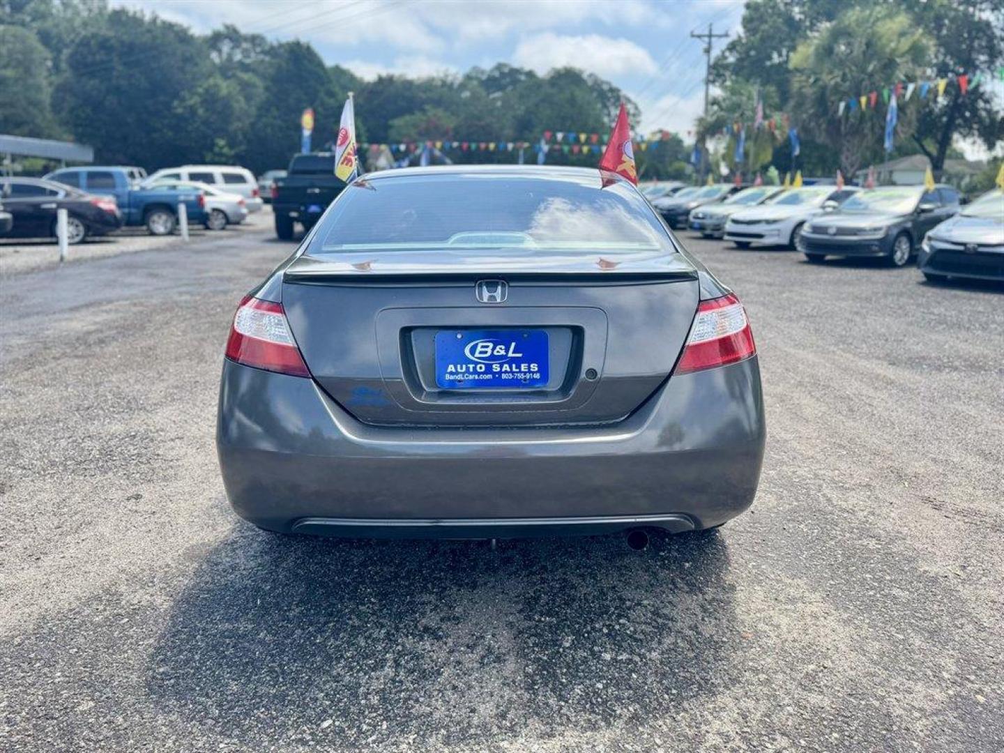 2006 Grey /Grey Honda Civic (2HGFG12666H) with an 1.8l I-4 MPI Sohc 1.8l engine, Automatic transmission, located at 745 East Steele Rd., West Columbia, SC, 29170, (803) 755-9148, 33.927212, -81.148483 - Special Internet Price! 2006 Honda Civic - Photo#4