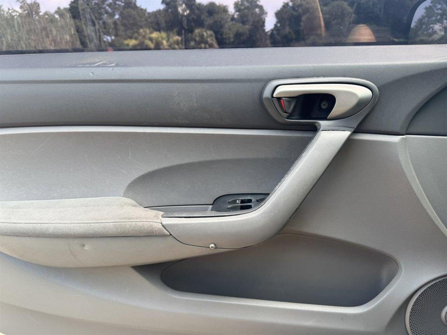 2006 Grey /Grey Honda Civic (2HGFG12666H) with an 1.8l I-4 MPI Sohc 1.8l engine, Automatic transmission, located at 745 East Steele Rd., West Columbia, SC, 29170, (803) 755-9148, 33.927212, -81.148483 - Special Internet Price! 2006 Honda Civic - Photo#11