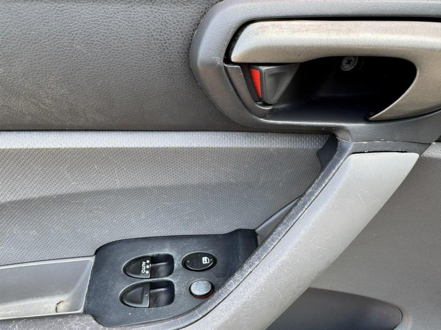 2006 Grey /Grey Honda Civic (2HGFG12666H) with an 1.8l I-4 MPI Sohc 1.8l engine, Automatic transmission, located at 745 East Steele Rd., West Columbia, SC, 29170, (803) 755-9148, 33.927212, -81.148483 - Special Internet Price! 2006 Honda Civic - Photo#12