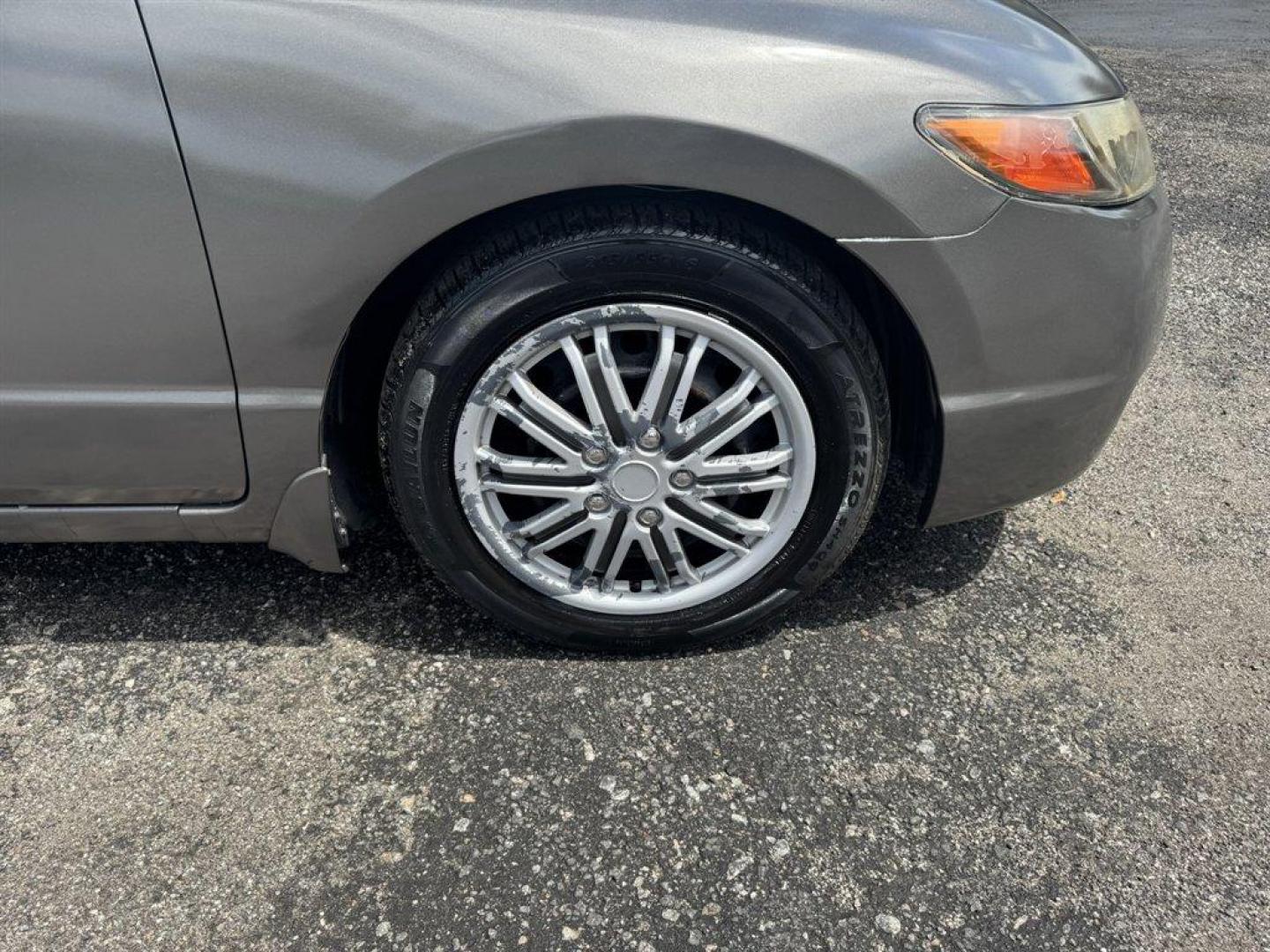 2006 Grey /Grey Honda Civic (2HGFG12666H) with an 1.8l I-4 MPI Sohc 1.8l engine, Automatic transmission, located at 745 East Steele Rd., West Columbia, SC, 29170, (803) 755-9148, 33.927212, -81.148483 - Special Internet Price! 2006 Honda Civic - Photo#18