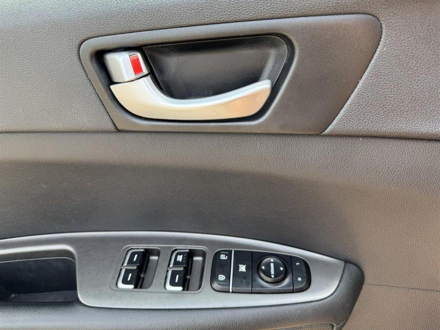 2020 Black /Black Kia Optima (5XXGT4L35LG) with an 2.4l I-4 DI Dohc 2.4l engine, Automatic transmission, located at 745 East Steele Rd., West Columbia, SC, 29170, (803) 755-9148, 33.927212, -81.148483 - Special Internet Price! 2020 Kia Optima with AM/FM radio, Bluetooth, Backup camera, Cruise control, Cloth interior, Powered windows, Powered door locks, Plus more! - Photo#17