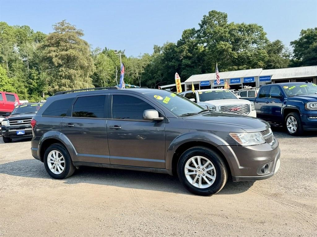 2014 Grey /Black Dodge Journey (3C4PDCBG7ET) with an 3.6l V6 MPI Dohc VVT Flex engine, Automatic transmission, located at 745 East Steele Rd., West Columbia, SC, 29170, (803) 755-9148, 33.927212, -81.148483- Photo#2