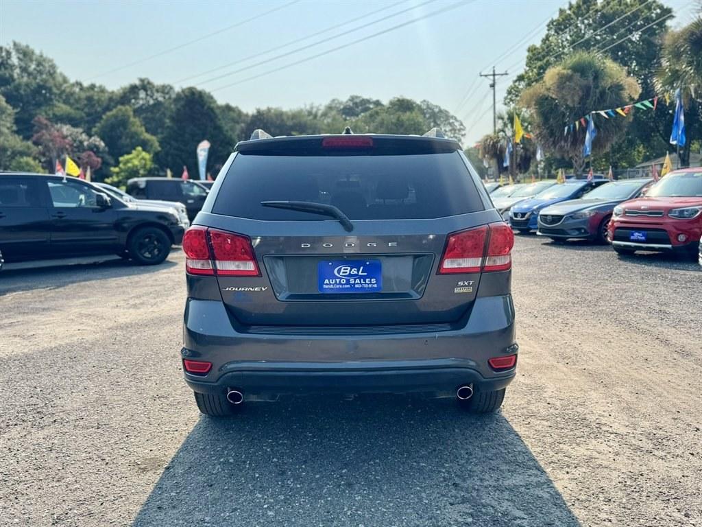 2014 Grey /Black Dodge Journey (3C4PDCBG7ET) with an 3.6l V6 MPI Dohc VVT Flex engine, Automatic transmission, located at 745 East Steele Rd., West Columbia, SC, 29170, (803) 755-9148, 33.927212, -81.148483- Photo#4