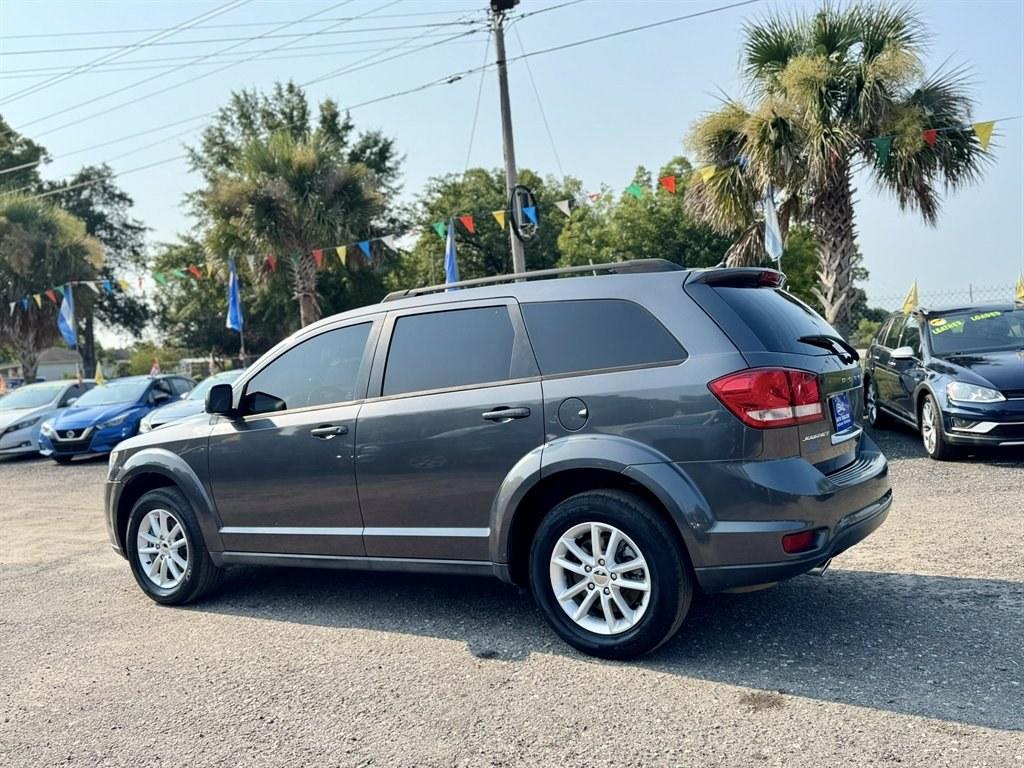 2014 Grey /Black Dodge Journey (3C4PDCBG7ET) with an 3.6l V6 MPI Dohc VVT Flex engine, Automatic transmission, located at 745 East Steele Rd., West Columbia, SC, 29170, (803) 755-9148, 33.927212, -81.148483- Photo#5