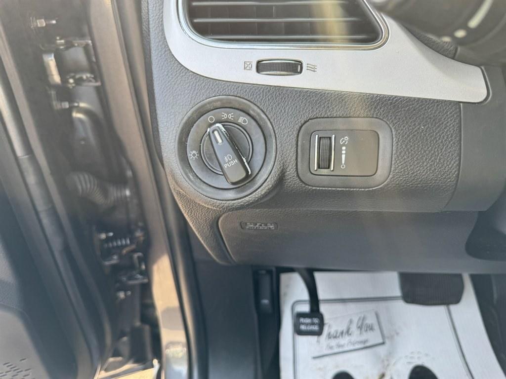 2014 Grey /Black Dodge Journey (3C4PDCBG7ET) with an 3.6l V6 MPI Dohc VVT Flex engine, Automatic transmission, located at 745 East Steele Rd., West Columbia, SC, 29170, (803) 755-9148, 33.927212, -81.148483- Photo#12