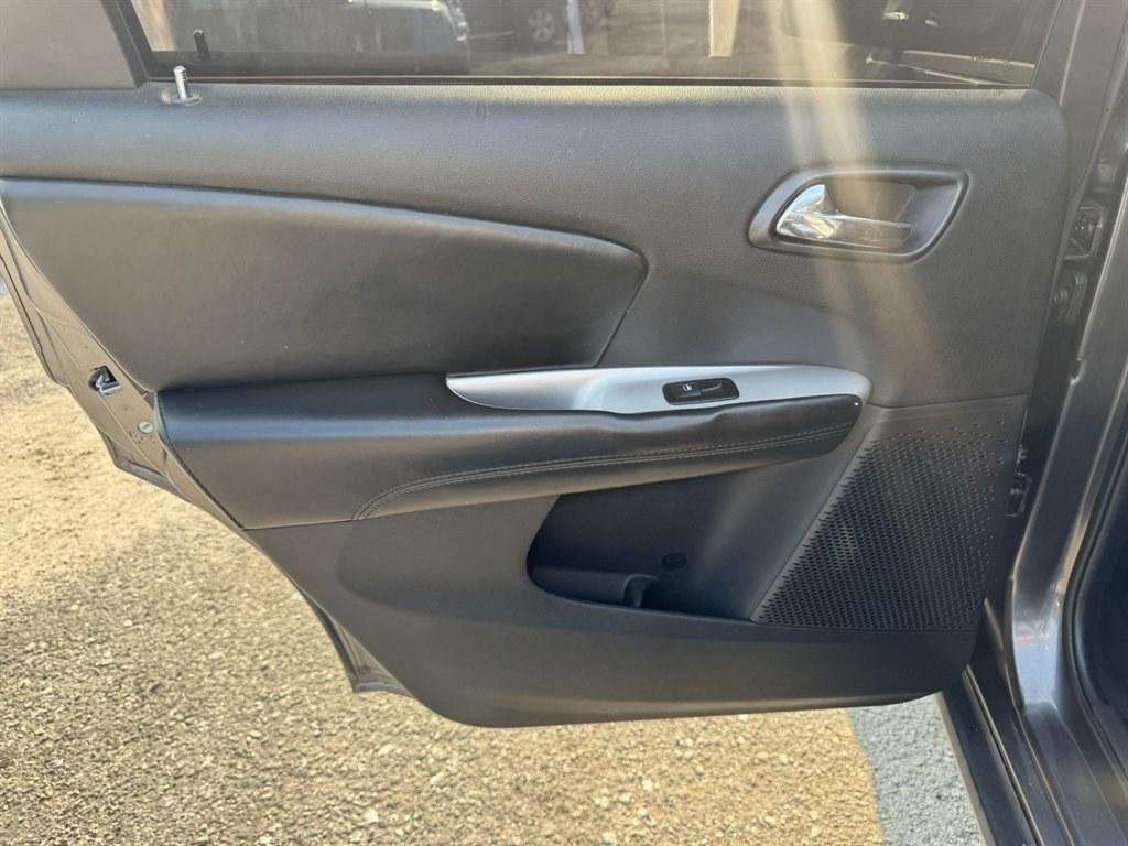2014 Grey /Black Dodge Journey (3C4PDCBG7ET) with an 3.6l V6 MPI Dohc VVT Flex engine, Automatic transmission, located at 745 East Steele Rd., West Columbia, SC, 29170, (803) 755-9148, 33.927212, -81.148483- Photo#16