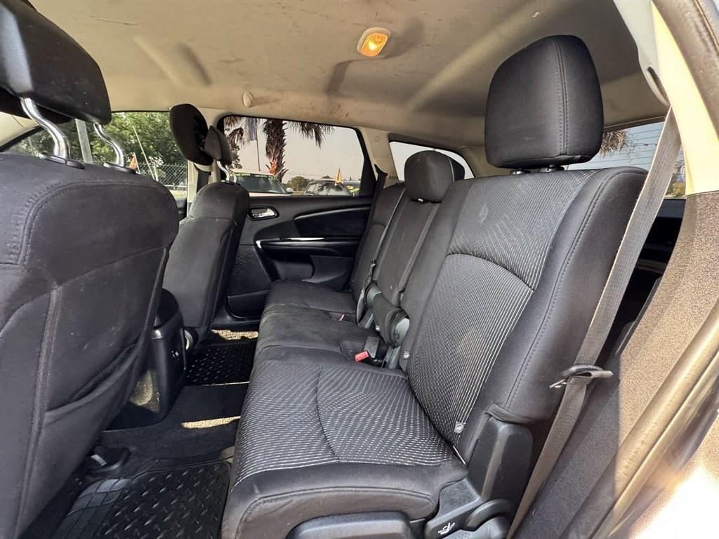 2014 Grey /Black Dodge Journey (3C4PDCBG7ET) with an 3.6l V6 MPI Dohc VVT Flex engine, Automatic transmission, located at 745 East Steele Rd., West Columbia, SC, 29170, (803) 755-9148, 33.927212, -81.148483- Photo#17