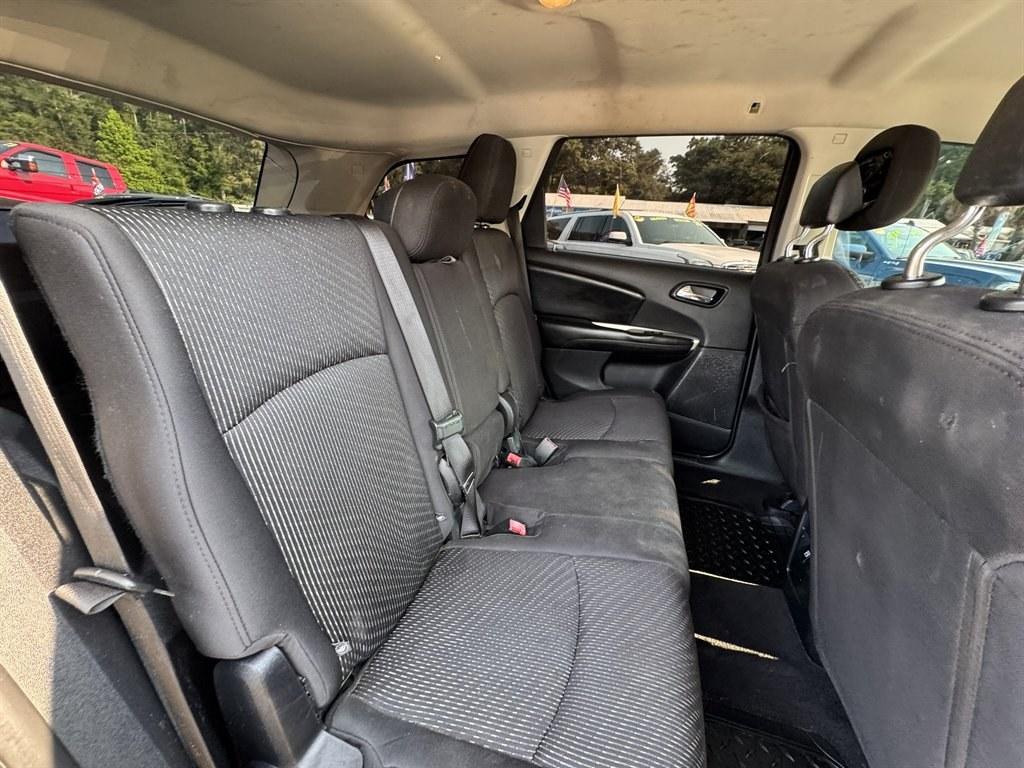 2014 Grey /Black Dodge Journey (3C4PDCBG7ET) with an 3.6l V6 MPI Dohc VVT Flex engine, Automatic transmission, located at 745 East Steele Rd., West Columbia, SC, 29170, (803) 755-9148, 33.927212, -81.148483- Photo#19