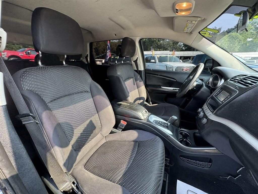 2014 Grey /Black Dodge Journey (3C4PDCBG7ET) with an 3.6l V6 MPI Dohc VVT Flex engine, Automatic transmission, located at 745 East Steele Rd., West Columbia, SC, 29170, (803) 755-9148, 33.927212, -81.148483- Photo#21