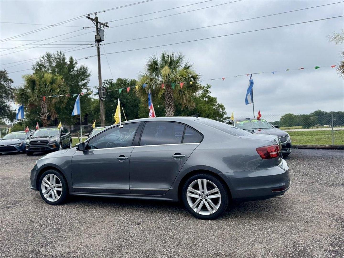 2017 Grey /Black Volkswagen Jetta (3VWL17AJ7HM) with an 1.8l I-4 DI Dohc T/C 1.8l engine, Automatic transmission, located at 745 East Steele Rd., West Columbia, SC, 29170, (803) 755-9148, 33.927212, -81.148483 - Special Internet Price! 2017 Volkswagen Jetta with AM/FM radio, Backup camera, Navigation, Cruise control, Sunroof, Keyless entry, Push to start, Leather interior, Powered windows, Powered door locks, Plus more! - Photo#5