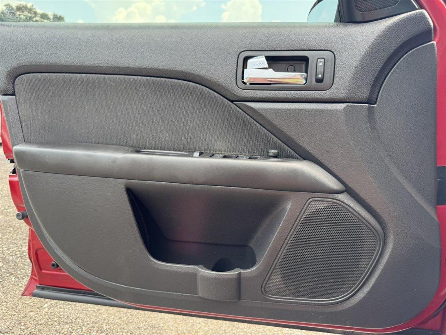 2010 Red /Black Ford Fusion (3FAHP0HAXAR) with an 2.5l I-4 Smpi Dohc 2.5l engine, Automatic transmission, located at 745 East Steele Rd., West Columbia, SC, 29170, (803) 755-9148, 33.927212, -81.148483 - Special Internet Price! 2010 Ford Fusion with AM/FM radio, Cruise control, Cloth interior, Powered windows, Powered door locks, Plus more! - Photo#17