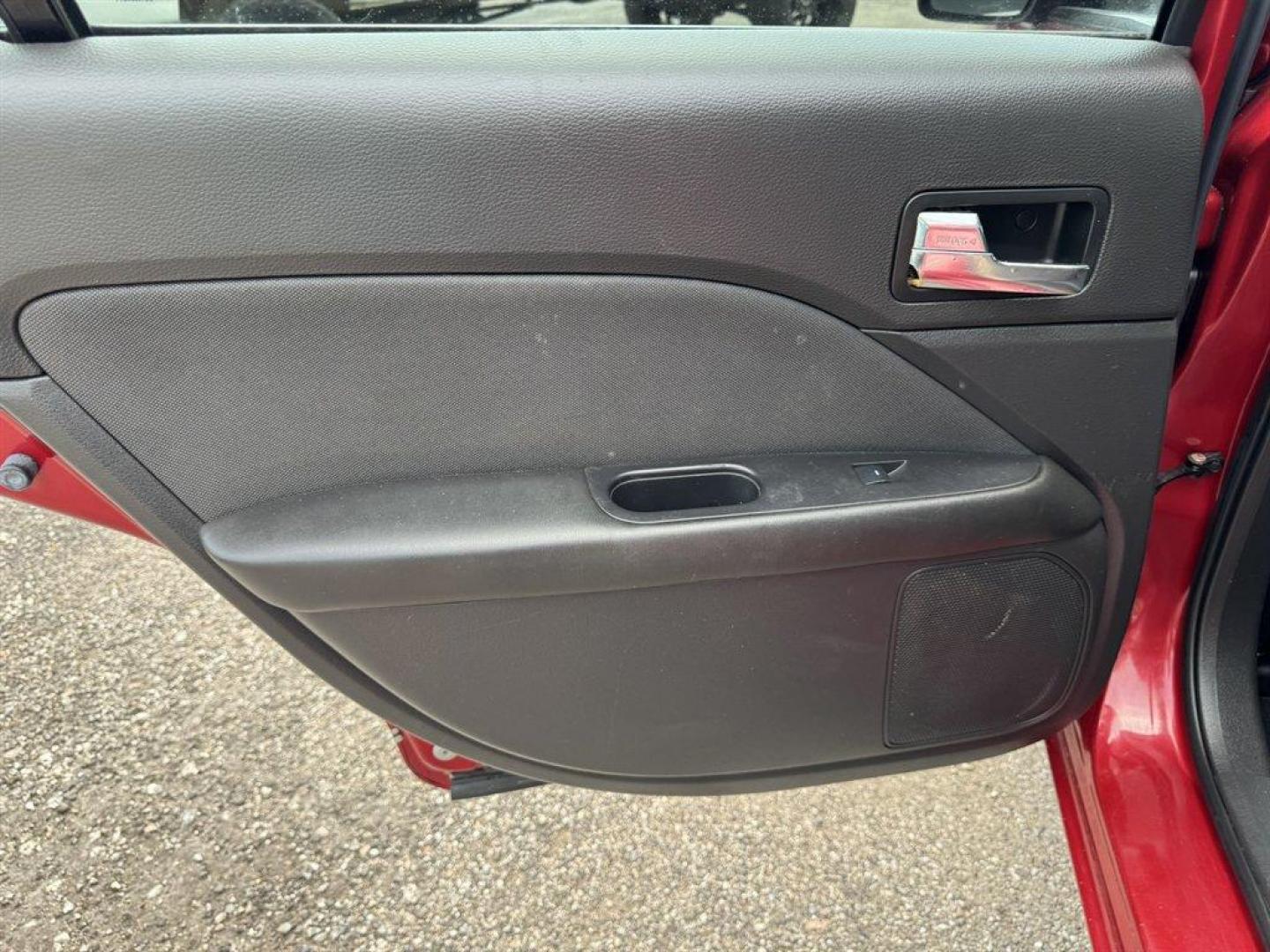 2010 Red /Black Ford Fusion (3FAHP0HAXAR) with an 2.5l I-4 Smpi Dohc 2.5l engine, Automatic transmission, located at 745 East Steele Rd., West Columbia, SC, 29170, (803) 755-9148, 33.927212, -81.148483 - Special Internet Price! 2010 Ford Fusion with AM/FM radio, Cruise control, Cloth interior, Powered windows, Powered door locks, Plus more! - Photo#20