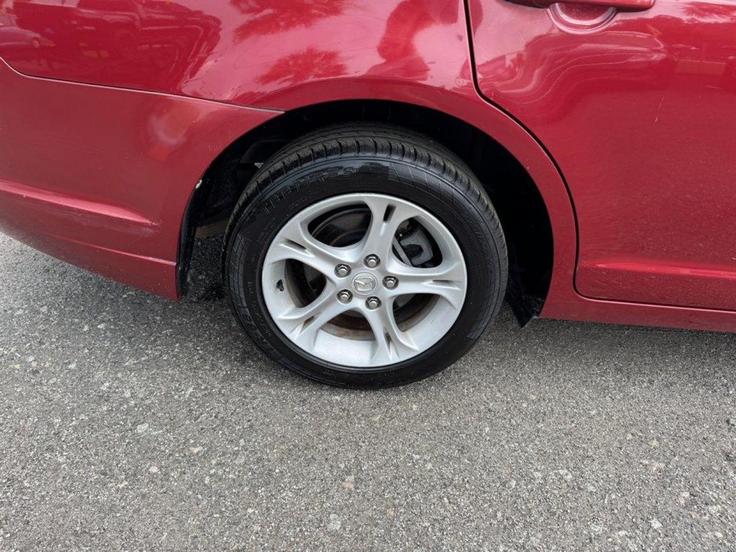 2010 Red /Black Ford Fusion (3FAHP0HAXAR) with an 2.5l I-4 Smpi Dohc 2.5l engine, Automatic transmission, located at 745 East Steele Rd., West Columbia, SC, 29170, (803) 755-9148, 33.927212, -81.148483 - Special Internet Price! 2010 Ford Fusion with AM/FM radio, Cruise control, Cloth interior, Powered windows, Powered door locks, Plus more! - Photo#27