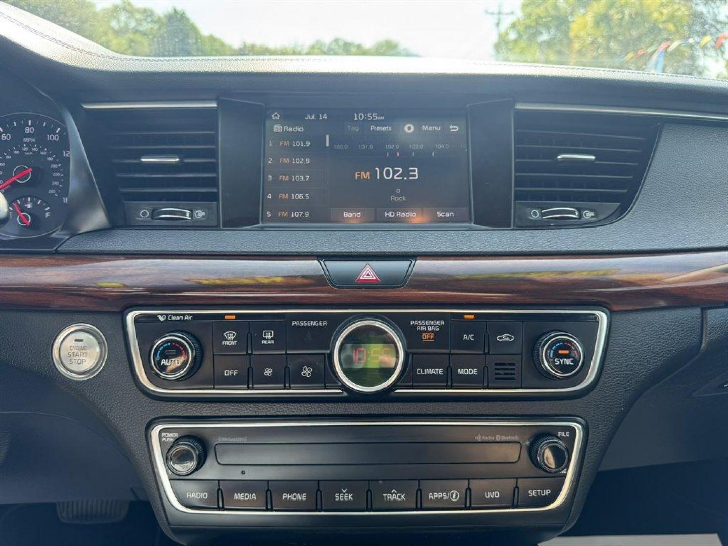 2017 White /Black Kia Cadenza (KNALB4J13H5) with an 3.3l V6 DI Dohc 3.3l engine, Automatic transmission, located at 745 East Steele Rd., West Columbia, SC, 29170, (803) 755-9148, 33.927212, -81.148483 - Special Internet Price! 2017 Kia Cadenza with AM/FM radio, Bluetooth, Backup camera, Cruise control, Leather interior, Keyless entry, Push to start, Powered windows, Powered door locks, Plus more! - Photo#12