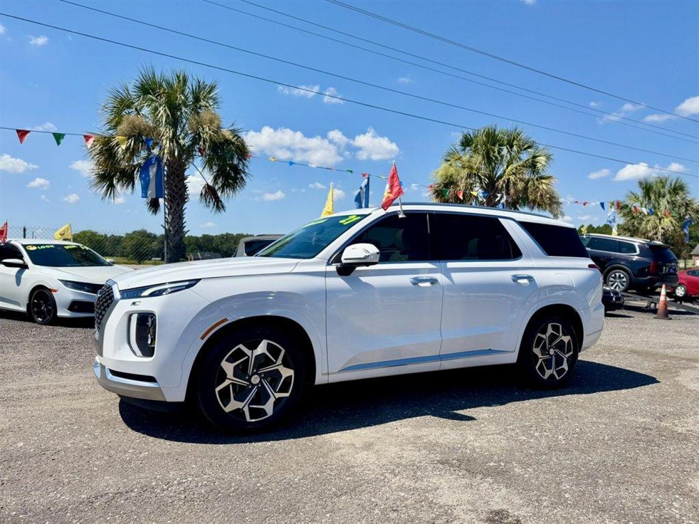 2021 White /Taupe Hyundai Palisade (KM8R7DHE0MU) with an 3.8l V6 DI Dohc Cvvt 3.8l engine, Automatic transmission, located at 745 East Steele Rd., West Columbia, SC, 29170, (803) 755-9148, 33.927212, -81.148483 - Special Internet Price! 2021 Hyundai Palisade with AM/FM radio, Bluetooth, Backup camera, Navigation, Sunroof, 3rd row seating, Leather interior, Heating and cooling seats, Push to start, Keyless entry, Powered windows, Powered door locks, Plus more! - Photo#0