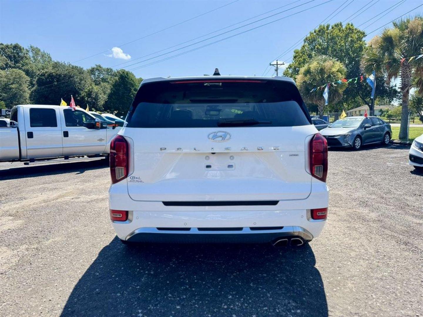2021 White /Taupe Hyundai Palisade (KM8R7DHE0MU) with an 3.8l V6 DI Dohc Cvvt 3.8l engine, Automatic transmission, located at 745 East Steele Rd., West Columbia, SC, 29170, (803) 755-9148, 33.927212, -81.148483 - Special Internet Price! 2021 Hyundai Palisade with AM/FM radio, Bluetooth, Backup camera, Navigation, Sunroof, 3rd row seating, Leather interior, Heating and cooling seats, Push to start, Keyless entry, Powered windows, Powered door locks, Plus more! - Photo#4