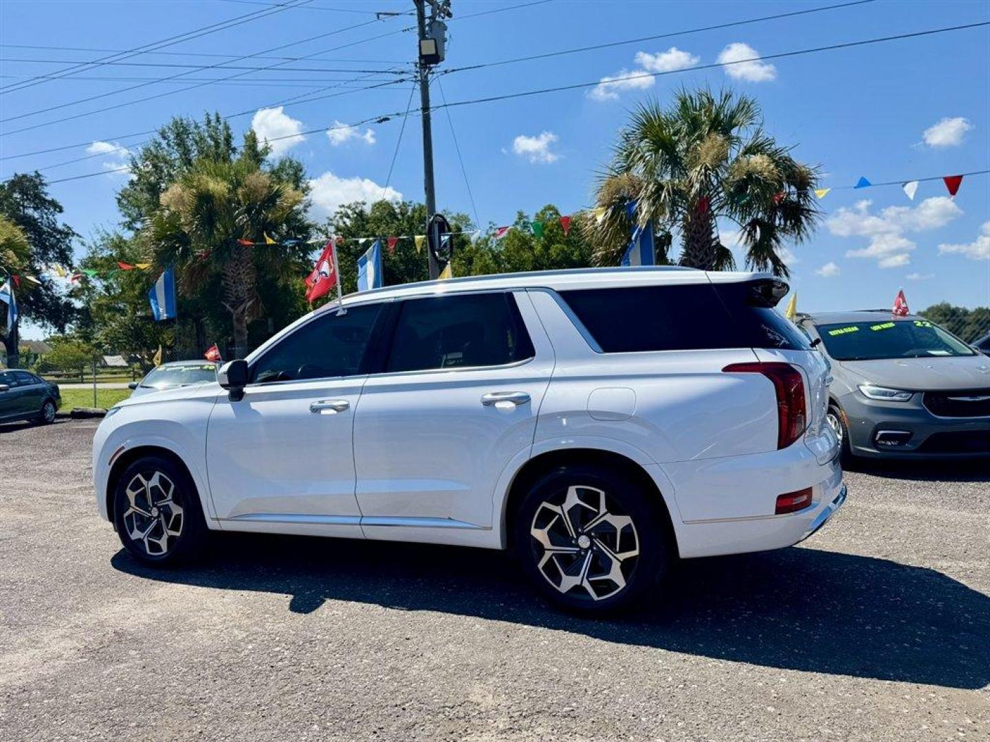 2021 White /Taupe Hyundai Palisade (KM8R7DHE0MU) with an 3.8l V6 DI Dohc Cvvt 3.8l engine, Automatic transmission, located at 745 East Steele Rd., West Columbia, SC, 29170, (803) 755-9148, 33.927212, -81.148483 - Special Internet Price! 2021 Hyundai Palisade with AM/FM radio, Bluetooth, Backup camera, Navigation, Sunroof, 3rd row seating, Leather interior, Heating and cooling seats, Push to start, Keyless entry, Powered windows, Powered door locks, Plus more! - Photo#5