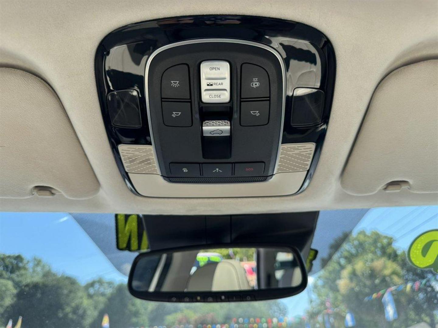 2021 White /Taupe Hyundai Palisade (KM8R7DHE0MU) with an 3.8l V6 DI Dohc Cvvt 3.8l engine, Automatic transmission, located at 745 East Steele Rd., West Columbia, SC, 29170, (803) 755-9148, 33.927212, -81.148483 - Special Internet Price! 2021 Hyundai Palisade with AM/FM radio, Bluetooth, Backup camera, Navigation, Sunroof, 3rd row seating, Leather interior, Heating and cooling seats, Push to start, Keyless entry, Powered windows, Powered door locks, Plus more! - Photo#22