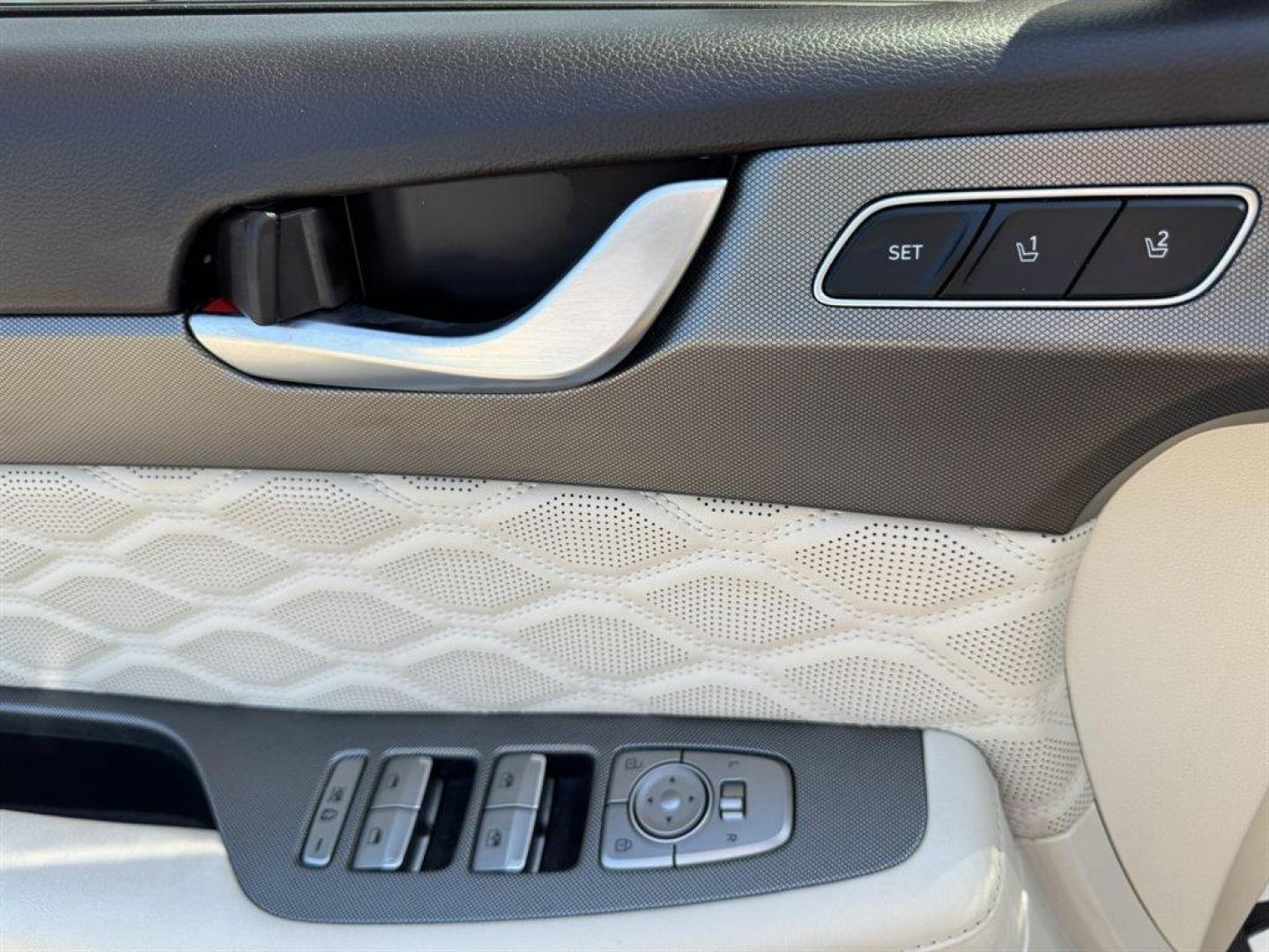 2021 White /Taupe Hyundai Palisade (KM8R7DHE0MU) with an 3.8l V6 DI Dohc Cvvt 3.8l engine, Automatic transmission, located at 745 East Steele Rd., West Columbia, SC, 29170, (803) 755-9148, 33.927212, -81.148483 - Special Internet Price! 2021 Hyundai Palisade with AM/FM radio, Bluetooth, Backup camera, Navigation, Sunroof, 3rd row seating, Leather interior, Heating and cooling seats, Push to start, Keyless entry, Powered windows, Powered door locks, Plus more! - Photo#26