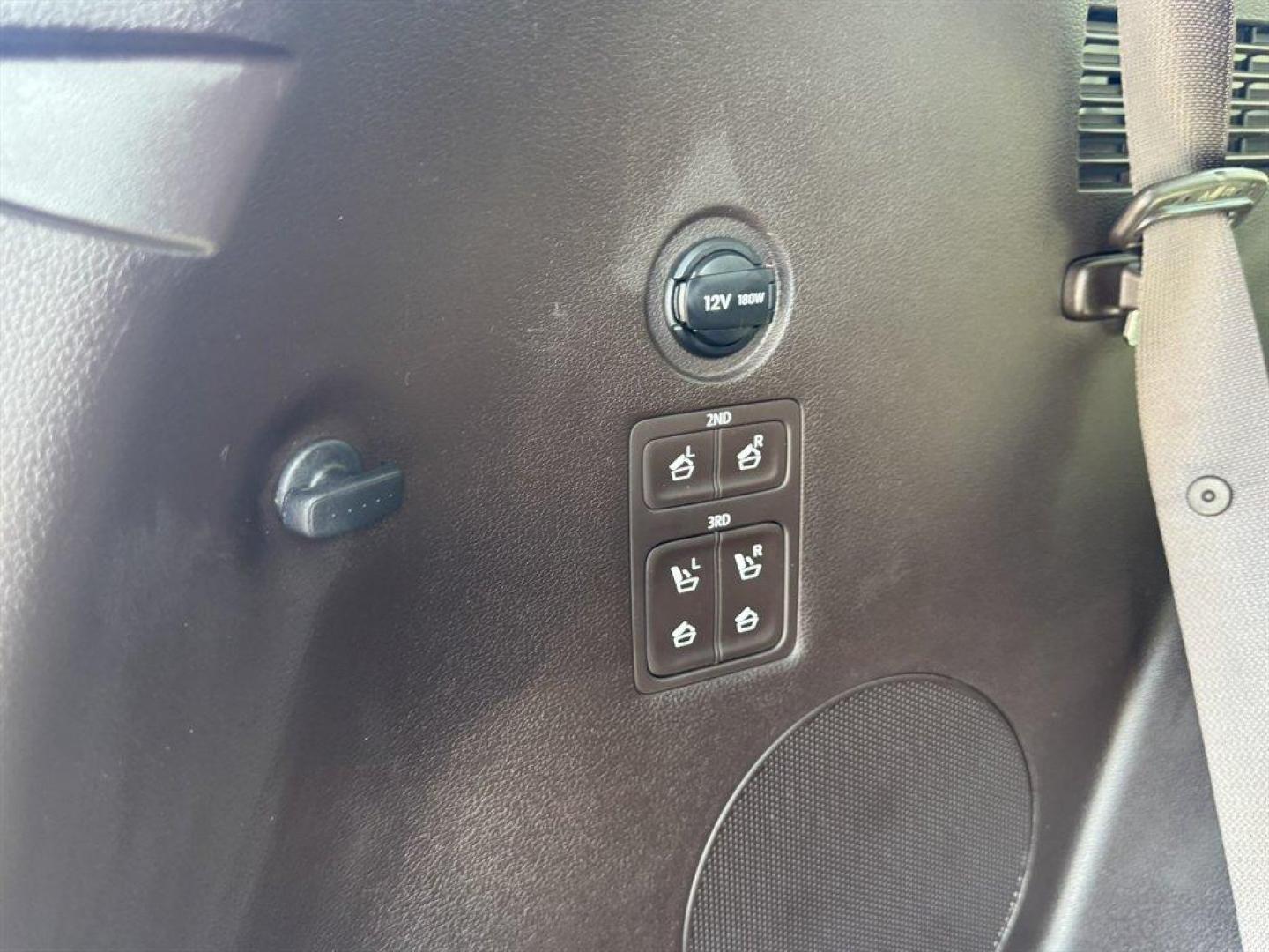 2021 White /Taupe Hyundai Palisade (KM8R7DHE0MU) with an 3.8l V6 DI Dohc Cvvt 3.8l engine, Automatic transmission, located at 745 East Steele Rd., West Columbia, SC, 29170, (803) 755-9148, 33.927212, -81.148483 - Special Internet Price! 2021 Hyundai Palisade with AM/FM radio, Bluetooth, Backup camera, Navigation, Sunroof, 3rd row seating, Leather interior, Heating and cooling seats, Push to start, Keyless entry, Powered windows, Powered door locks, Plus more! - Photo#39