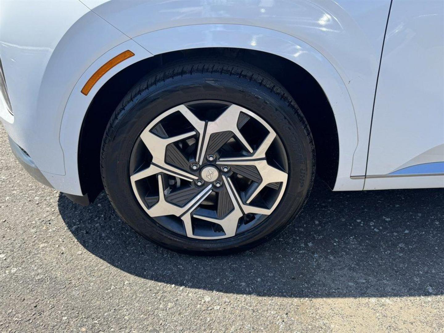 2021 White /Taupe Hyundai Palisade (KM8R7DHE0MU) with an 3.8l V6 DI Dohc Cvvt 3.8l engine, Automatic transmission, located at 745 East Steele Rd., West Columbia, SC, 29170, (803) 755-9148, 33.927212, -81.148483 - Special Internet Price! 2021 Hyundai Palisade with AM/FM radio, Bluetooth, Backup camera, Navigation, Sunroof, 3rd row seating, Leather interior, Heating and cooling seats, Push to start, Keyless entry, Powered windows, Powered door locks, Plus more! - Photo#44