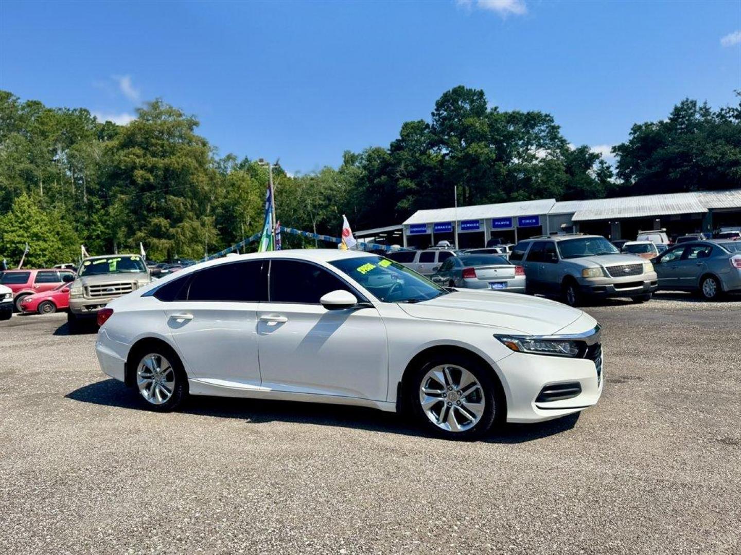 2018 White /Black Honda Accord (1HGCV1F19JA) with an 1.5l I-4 DI Dohc T/C 1.5l engine, Automatic transmission, located at 745 East Steele Rd., West Columbia, SC, 29170, (803) 755-9148, 33.927212, -81.148483 - Special Internet Price! 2018 Honda Accord with AM/FM radio, Bluetooth, Backup camera, Cruise control, Cloth interior, Keyless entry, Push to start, Powered windows, Powered door locks, Plus more! - Photo#2