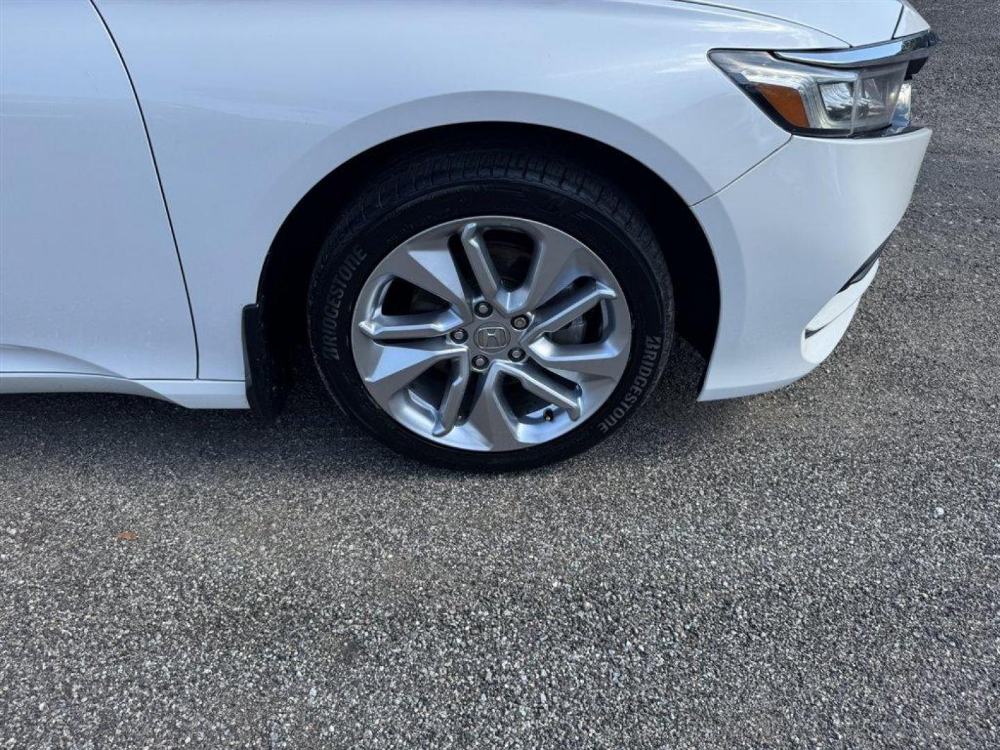 2018 White /Black Honda Accord (1HGCV1F19JA) with an 1.5l I-4 DI Dohc T/C 1.5l engine, Automatic transmission, located at 745 East Steele Rd., West Columbia, SC, 29170, (803) 755-9148, 33.927212, -81.148483 - Special Internet Price! 2018 Honda Accord with AM/FM radio, Bluetooth, Backup camera, Cruise control, Cloth interior, Keyless entry, Push to start, Powered windows, Powered door locks, Plus more! - Photo#27